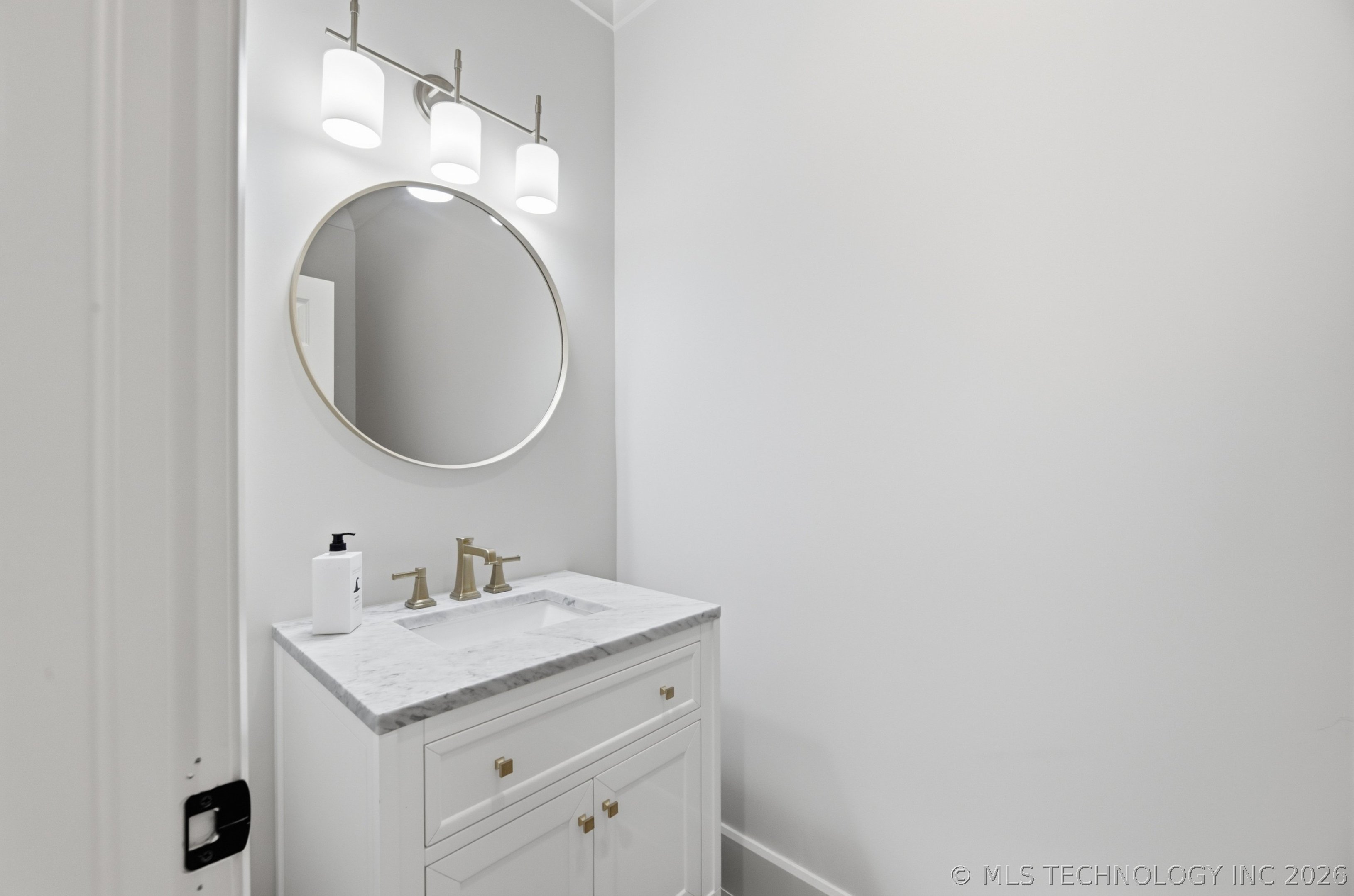 6960 Foxbriar Drive Property Photo 25