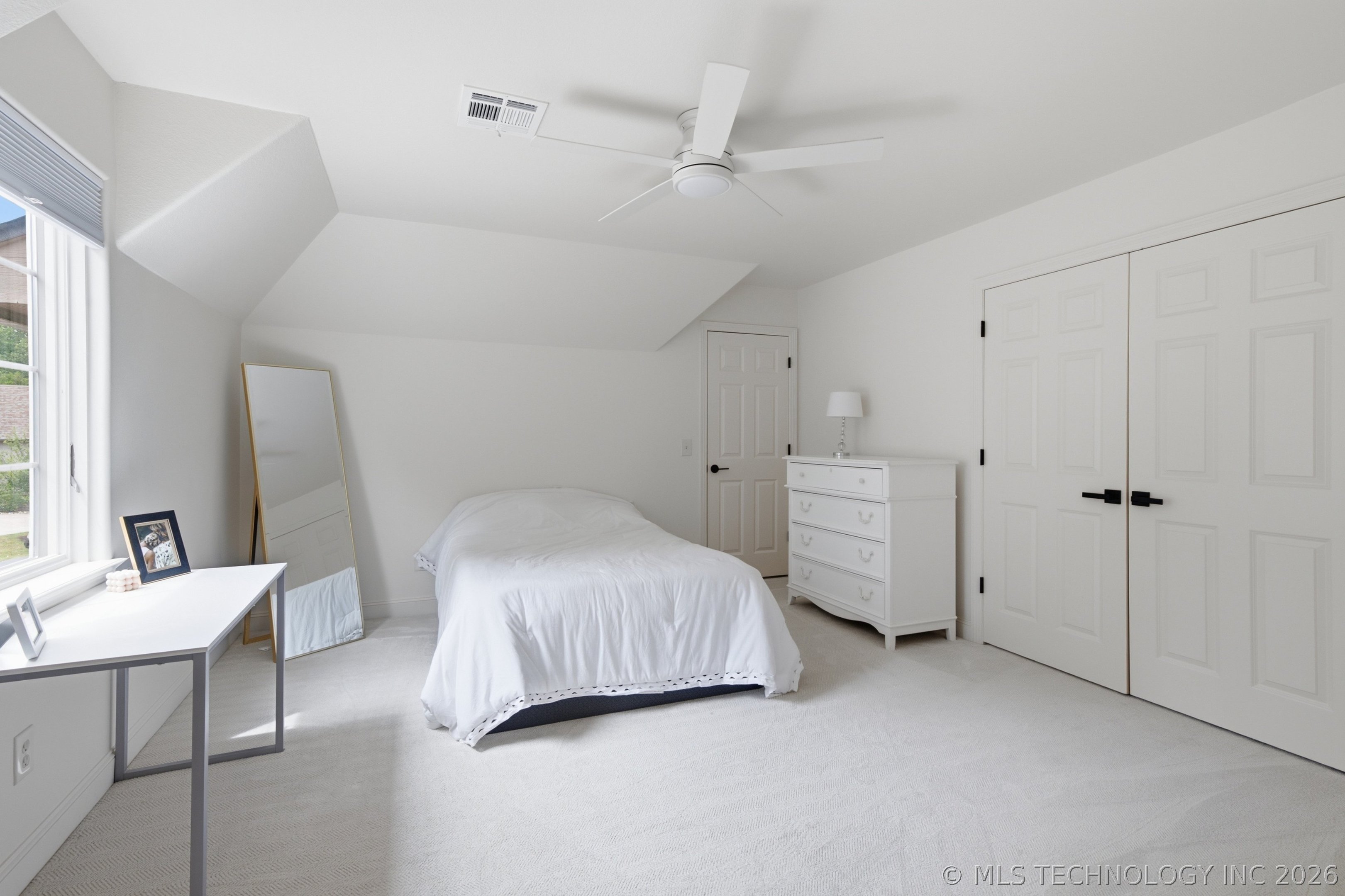 6960 Foxbriar Drive Property Photo 32