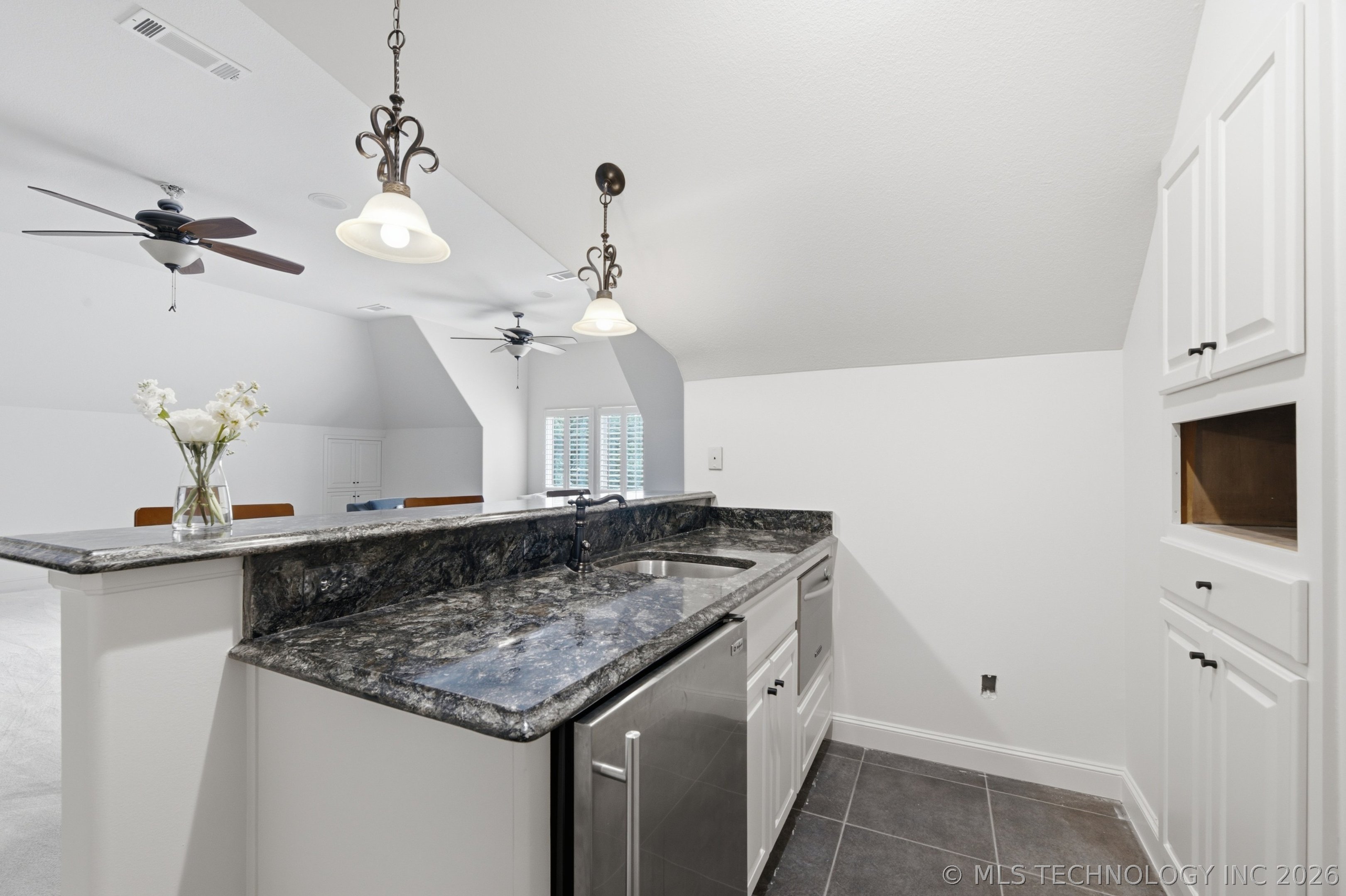 6960 Foxbriar Drive Property Photo 35