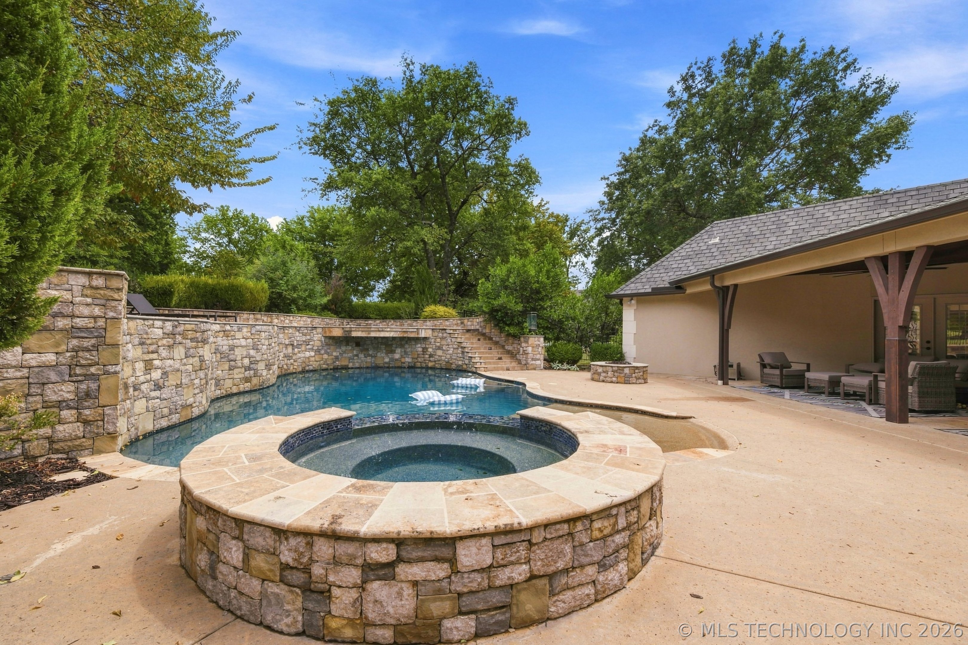 6960 Foxbriar Drive Property Photo 37