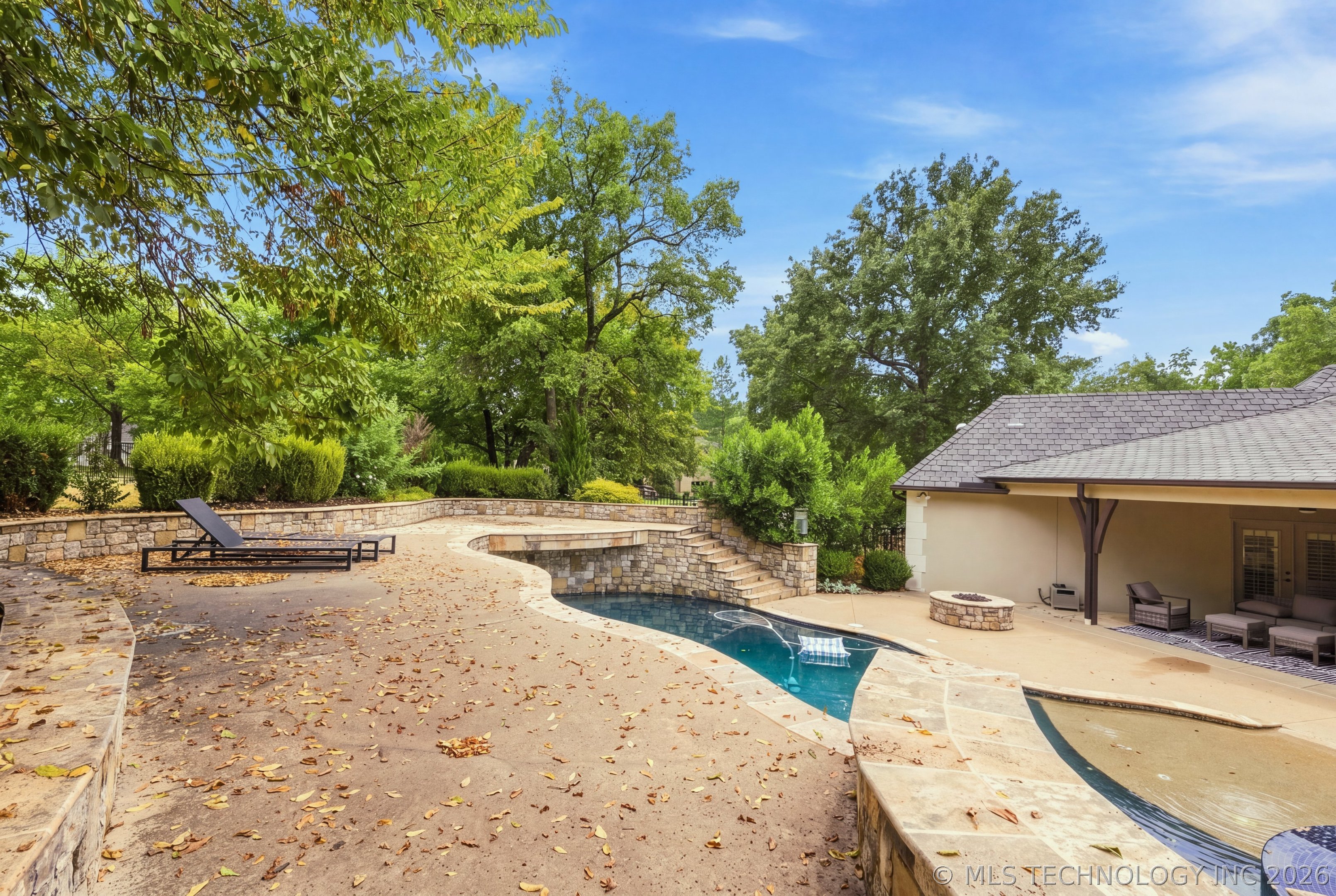 6960 Foxbriar Drive Property Photo 39