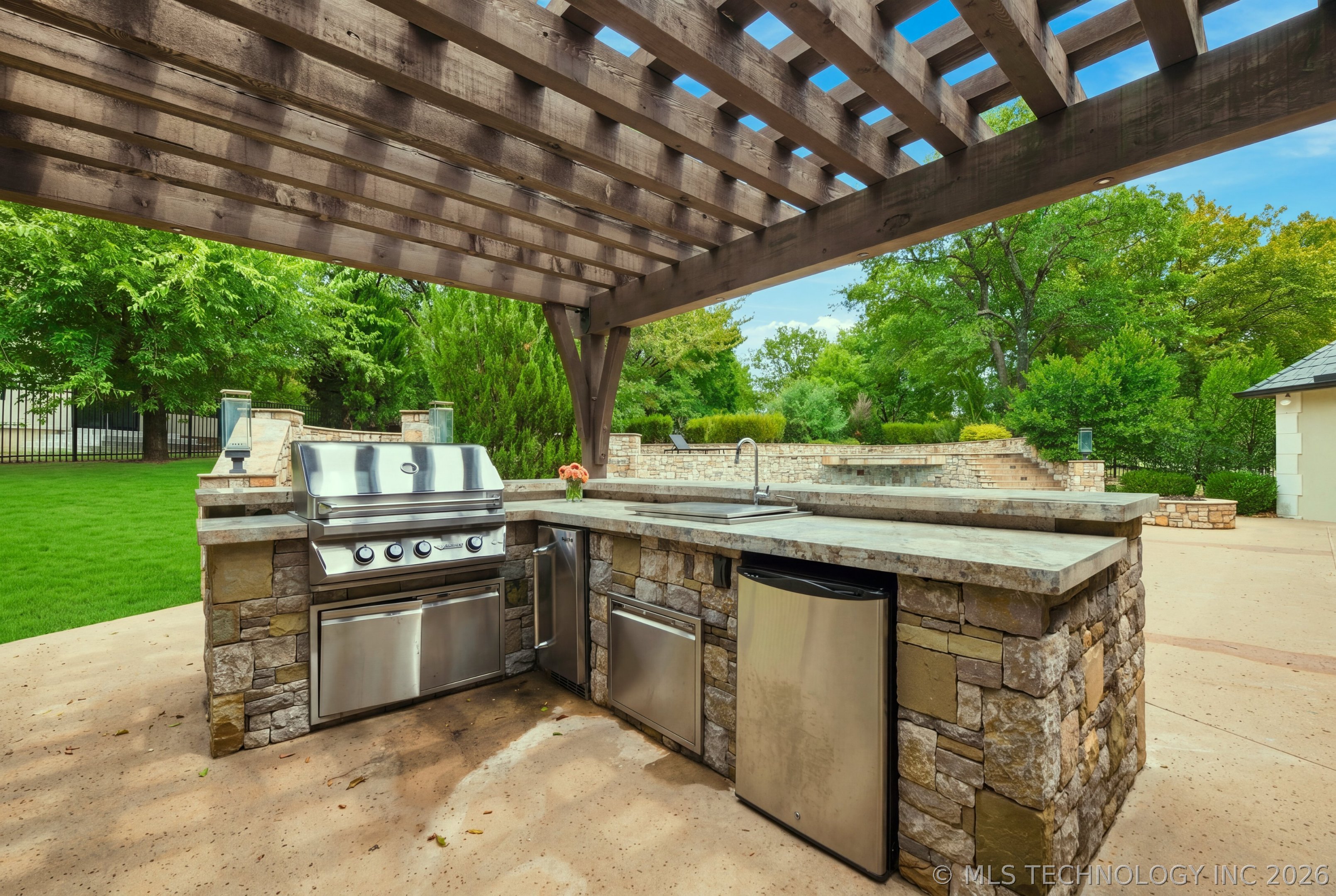 6960 Foxbriar Drive Property Photo 42