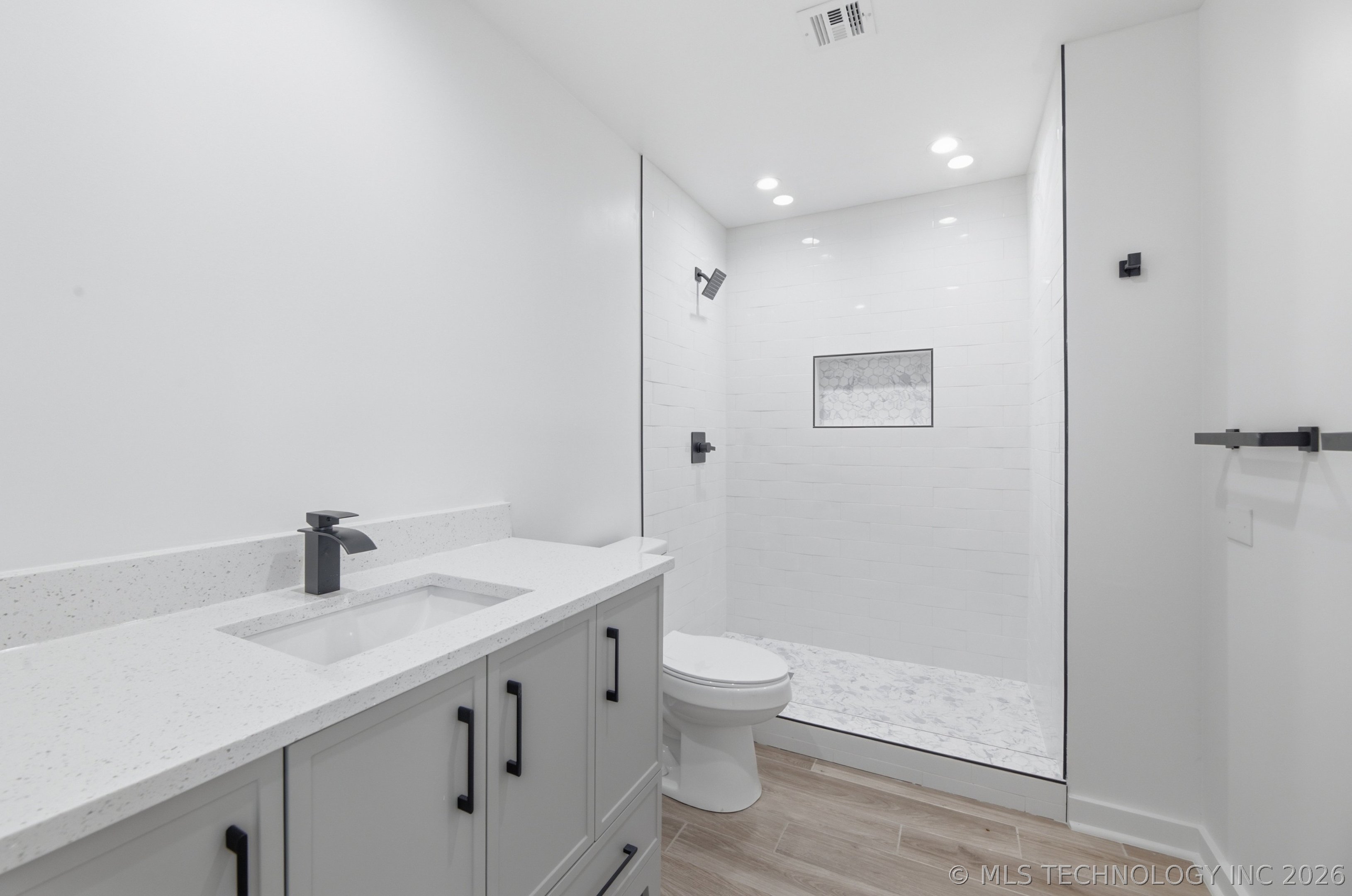 6960 Foxbriar Drive Property Photo 48