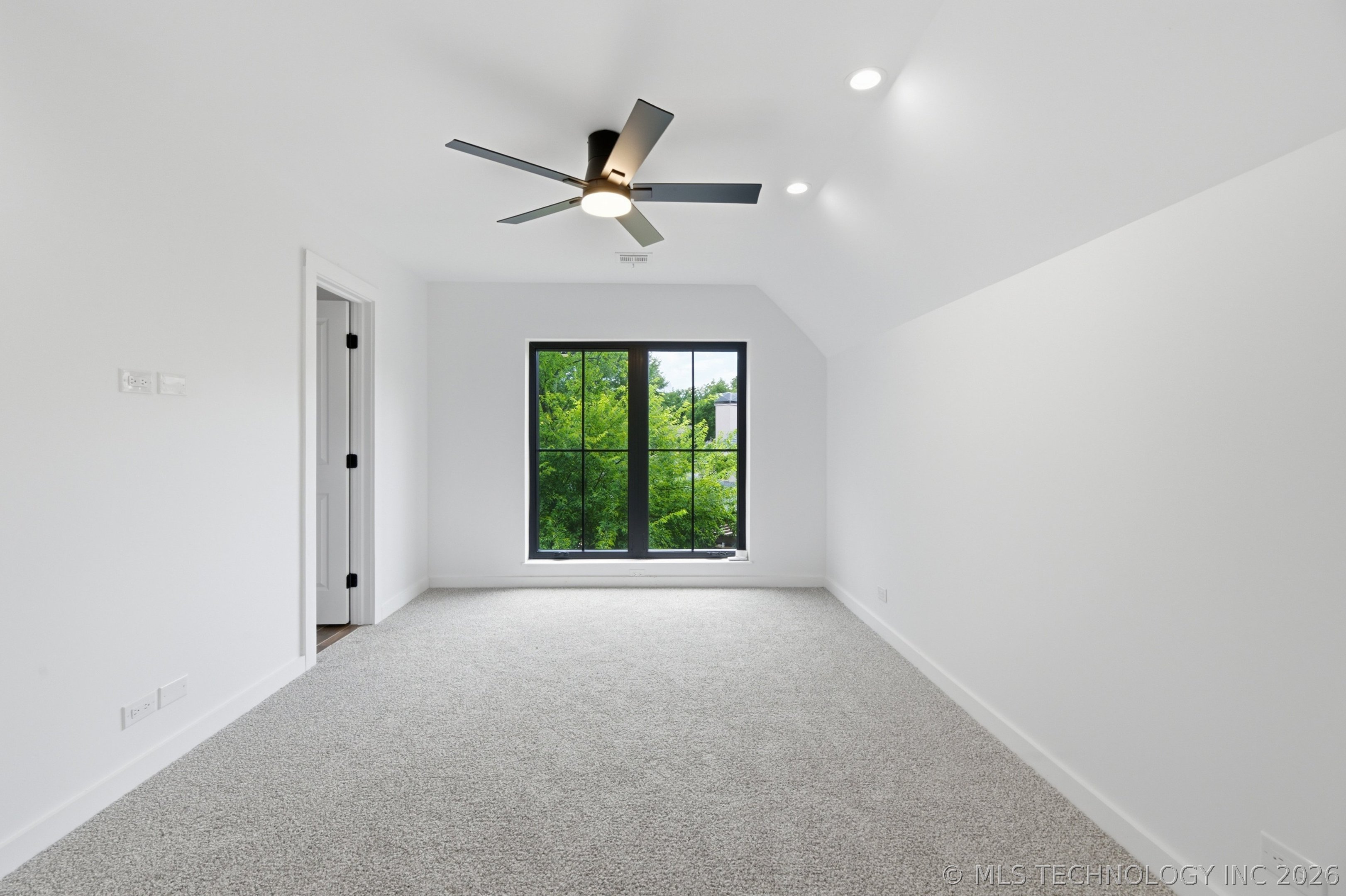 6960 Foxbriar Drive Property Photo 49