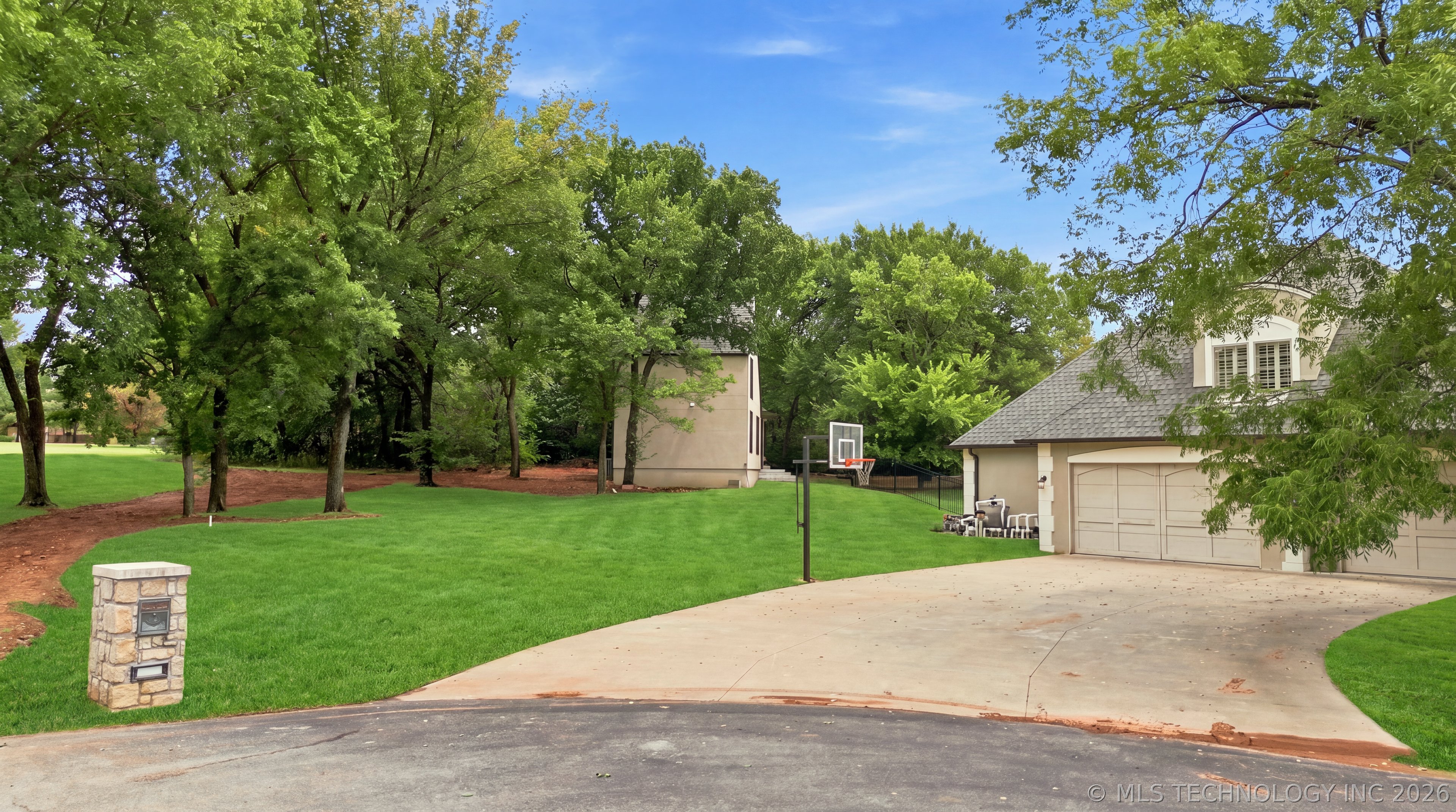 6960 Foxbriar Drive Property Photo 56
