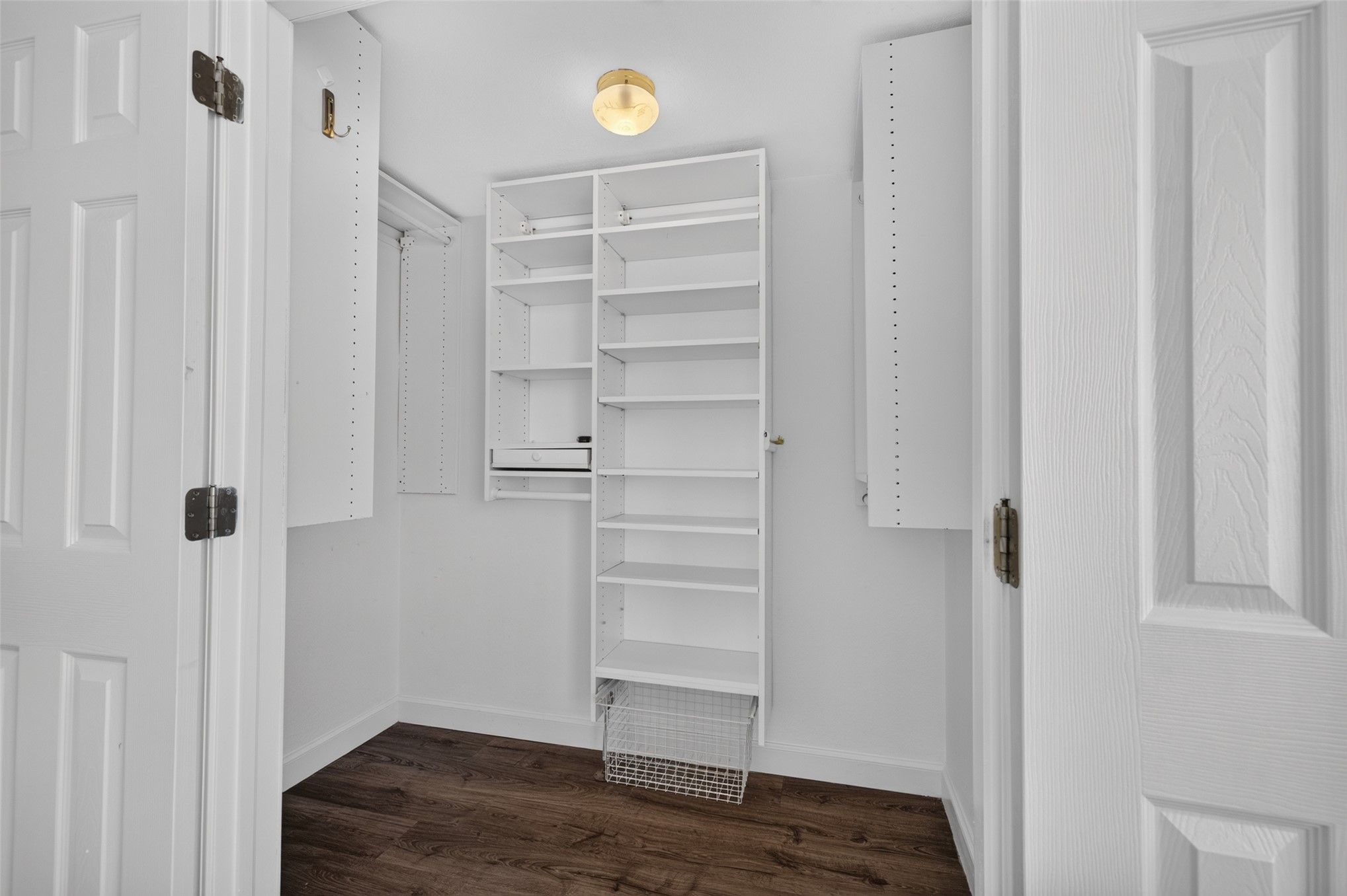 410 W 7th Street 828 Property Photo 23