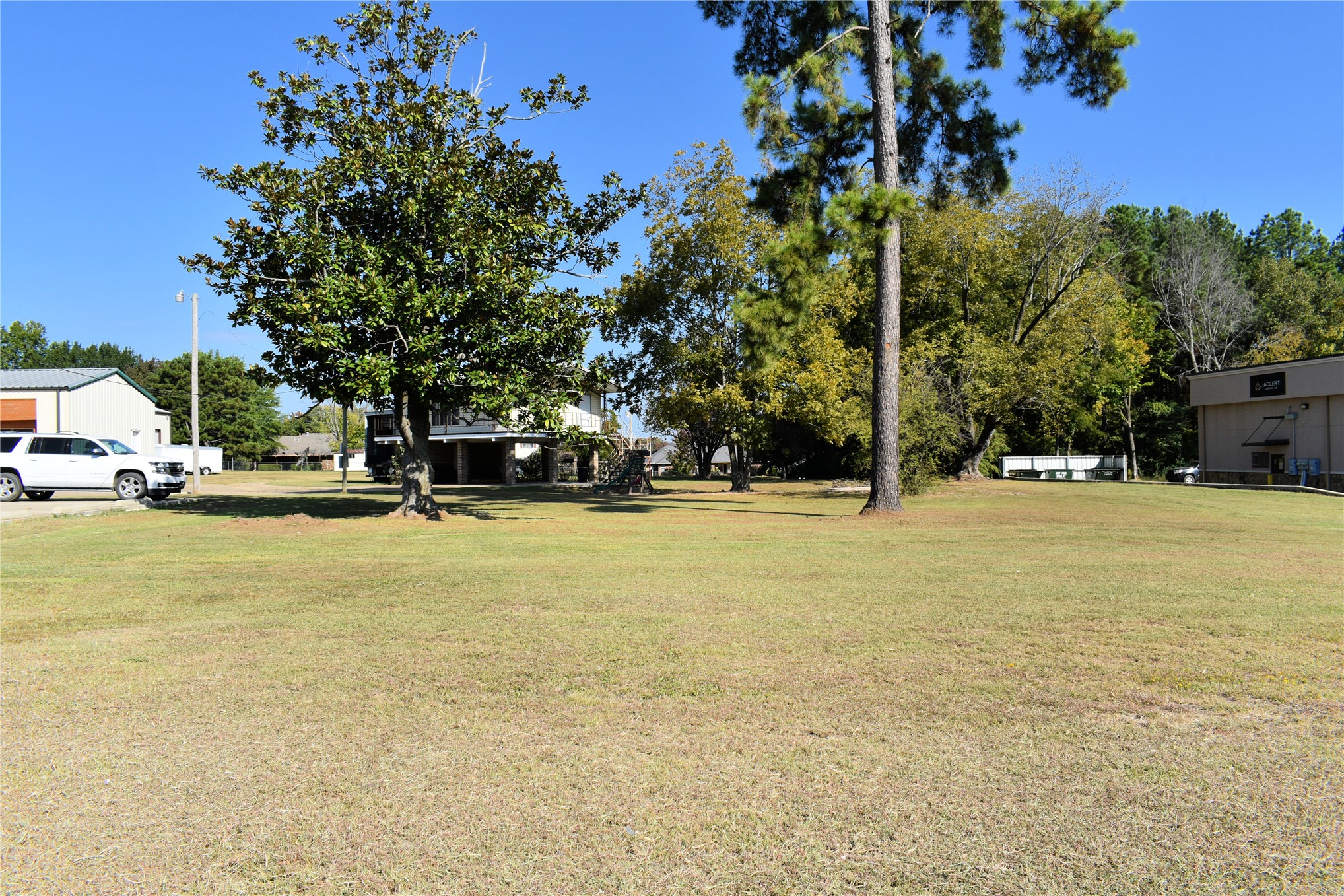 2017 E Washington Street Property Photo 3
