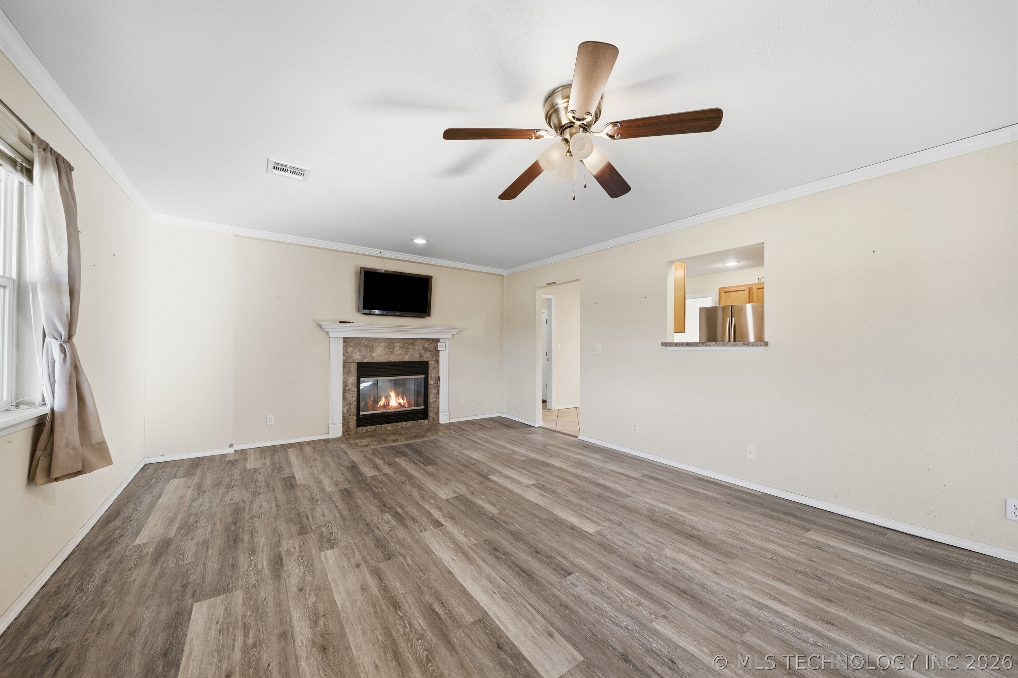 19375 Redbud Drive Property Photo 4