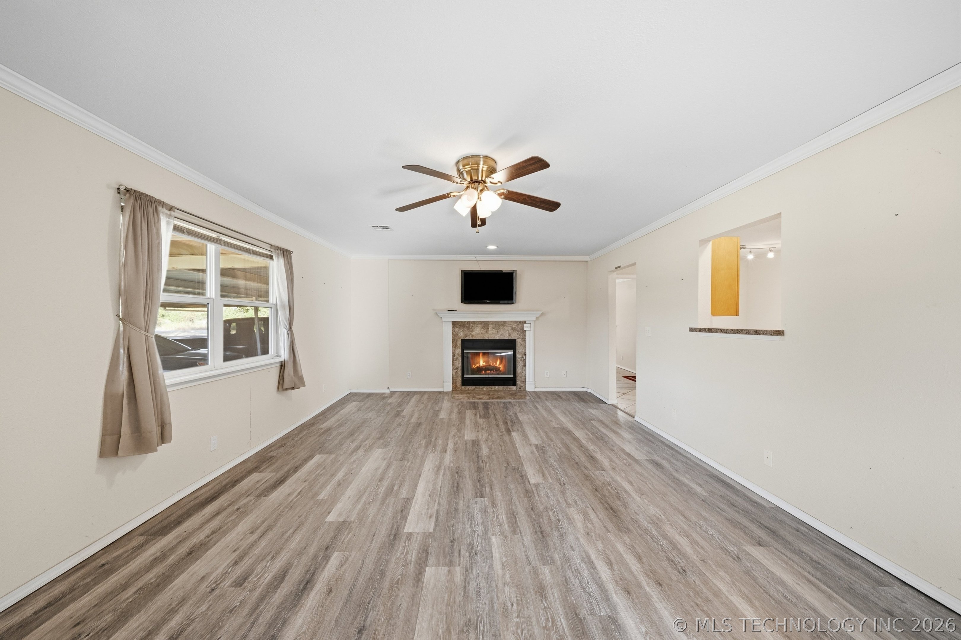 19375 Redbud Drive Property Photo 5