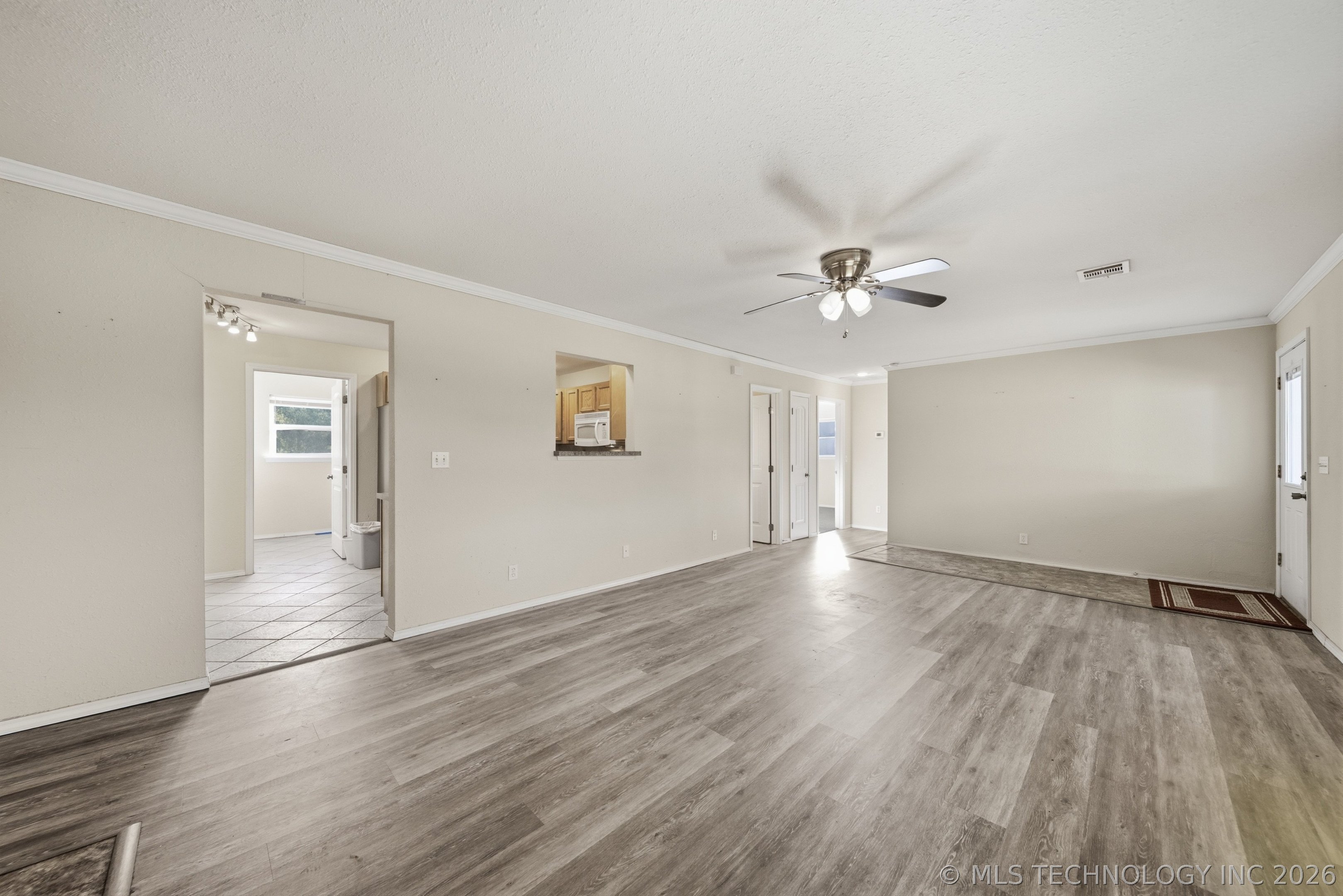 19375 Redbud Drive Property Photo 7