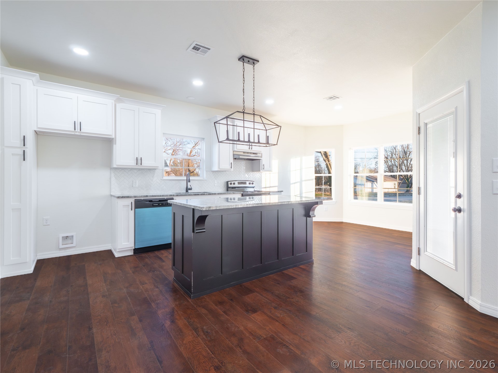 200 Townsend Avenue Property Photo 7