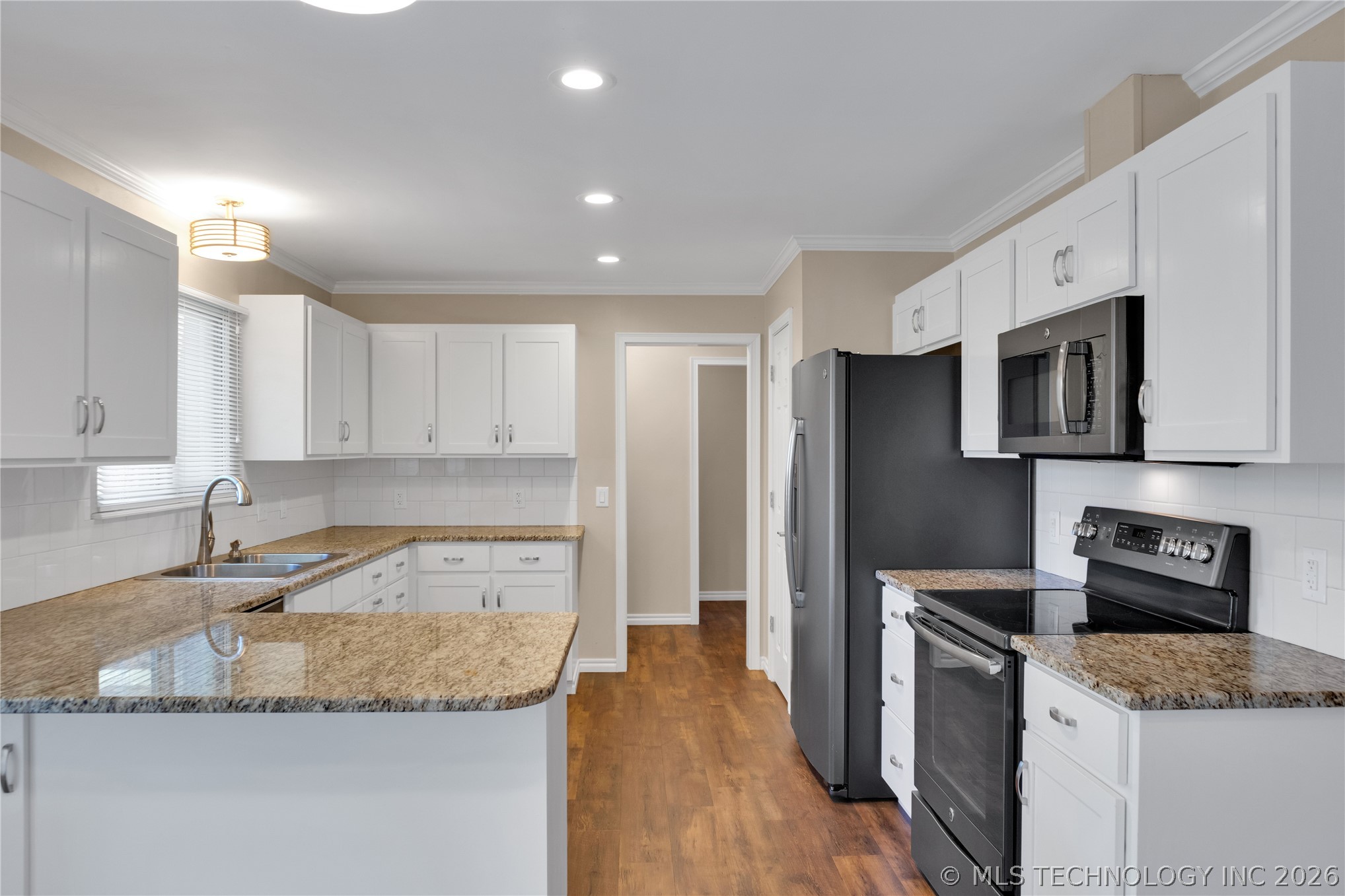 513 E B. Street Property Photo 16