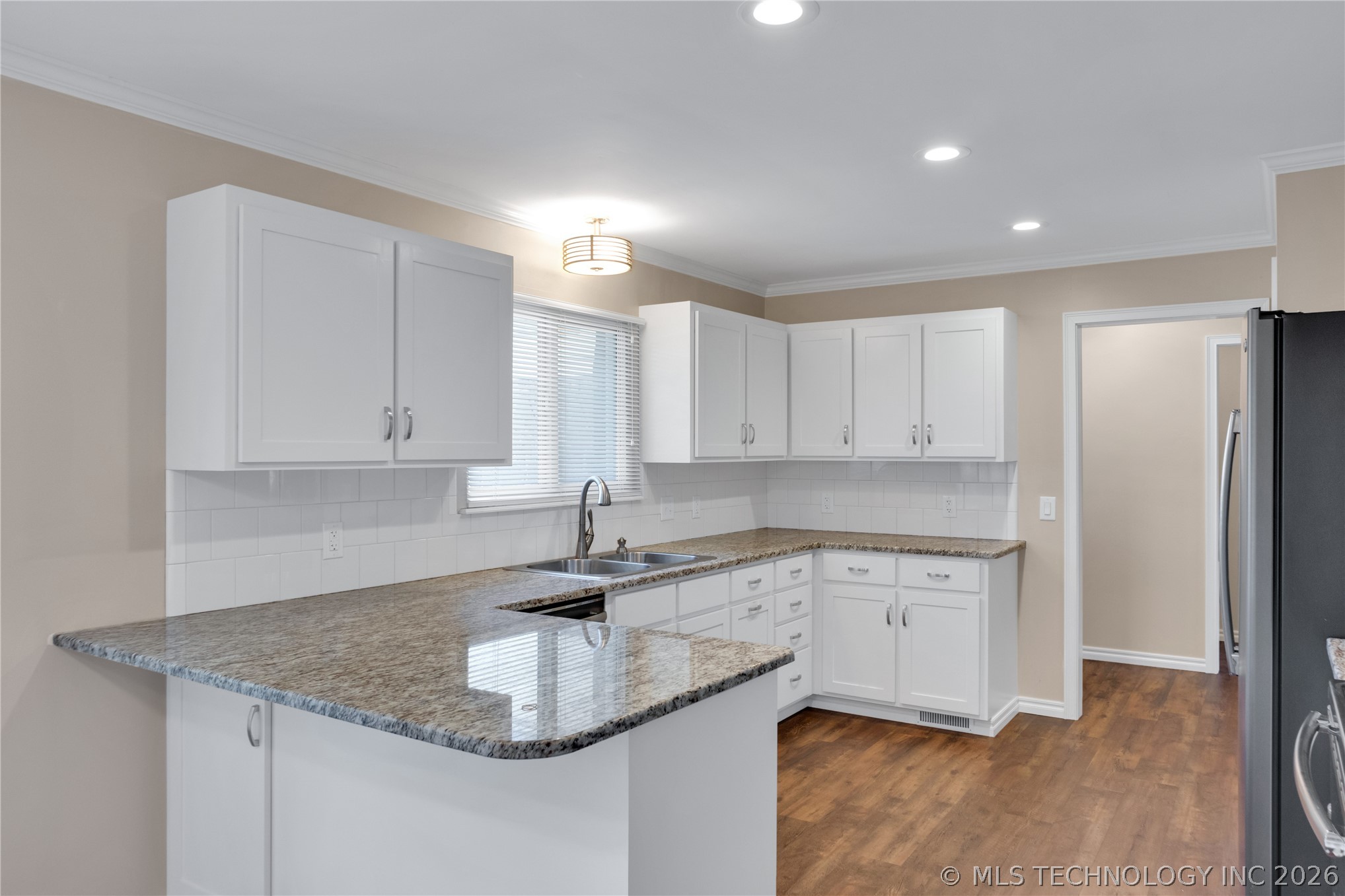 513 E B. Street Property Photo 17