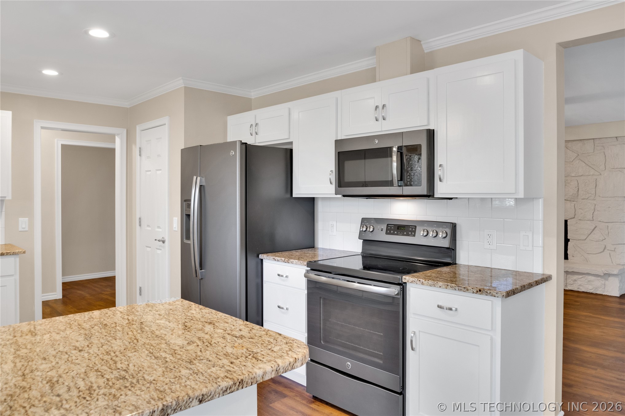 513 E B. Street Property Photo 18