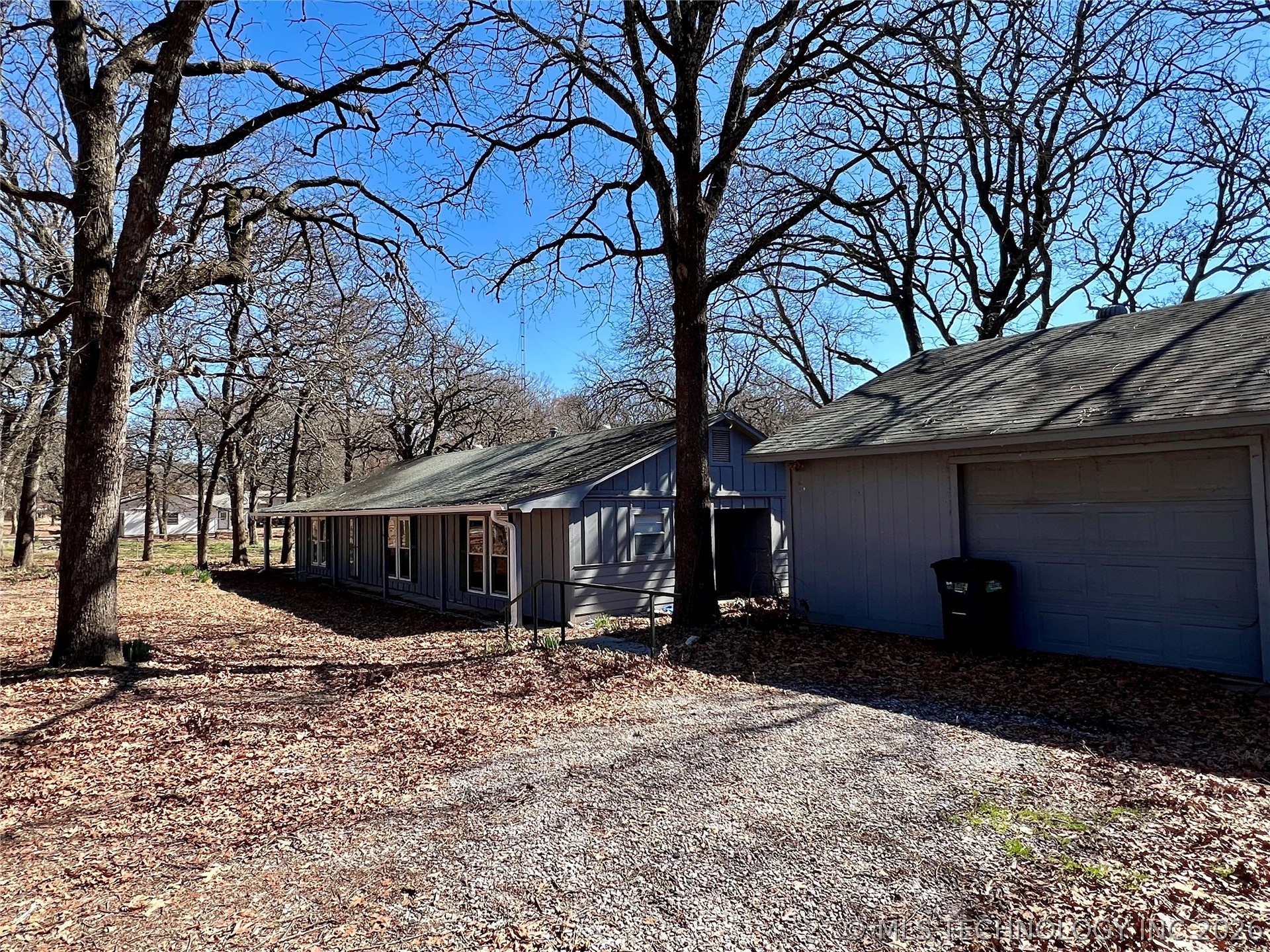 11337 Johnson Drive Property Photo 6