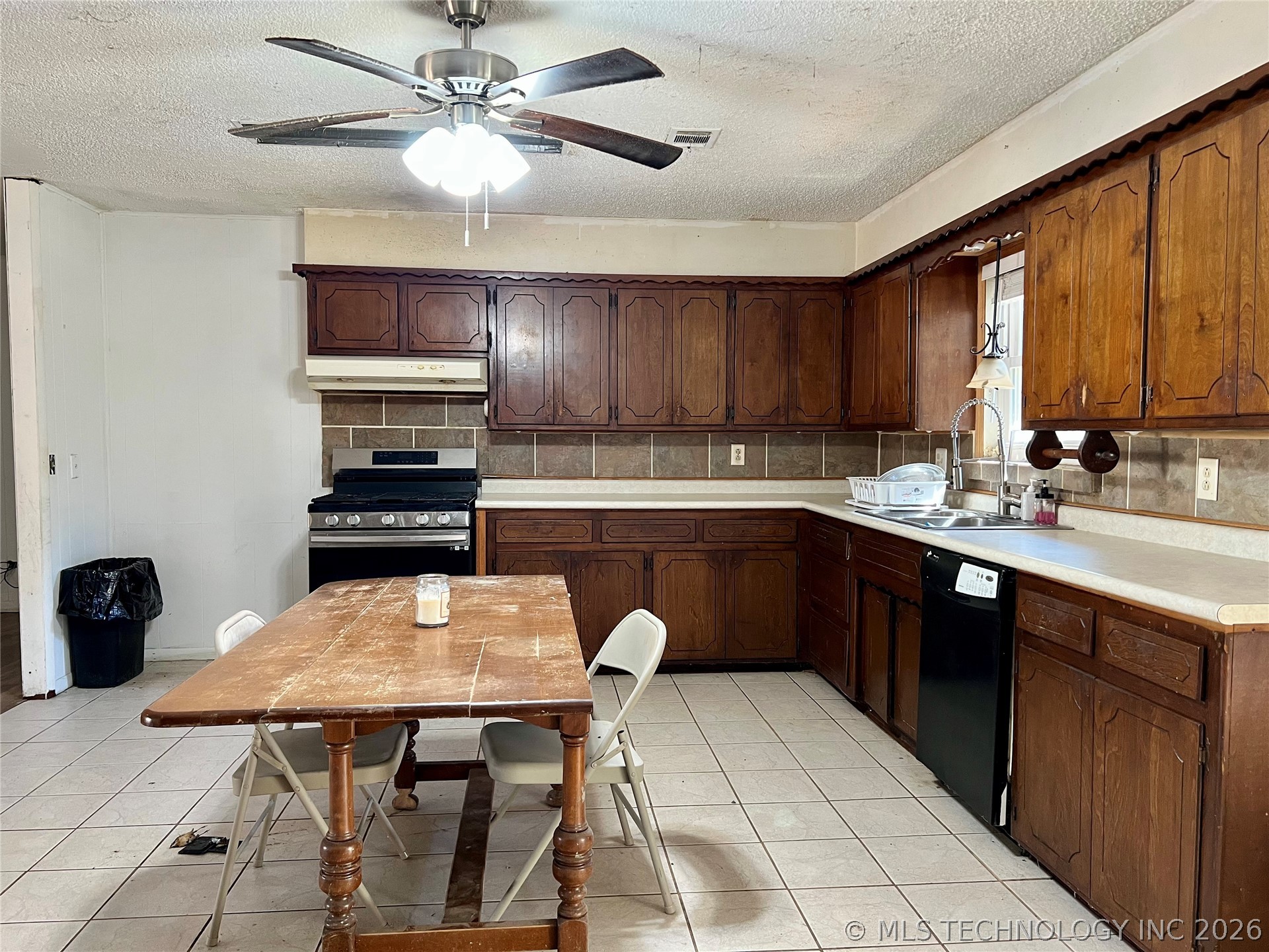 11337 Johnson Drive Property Photo 16