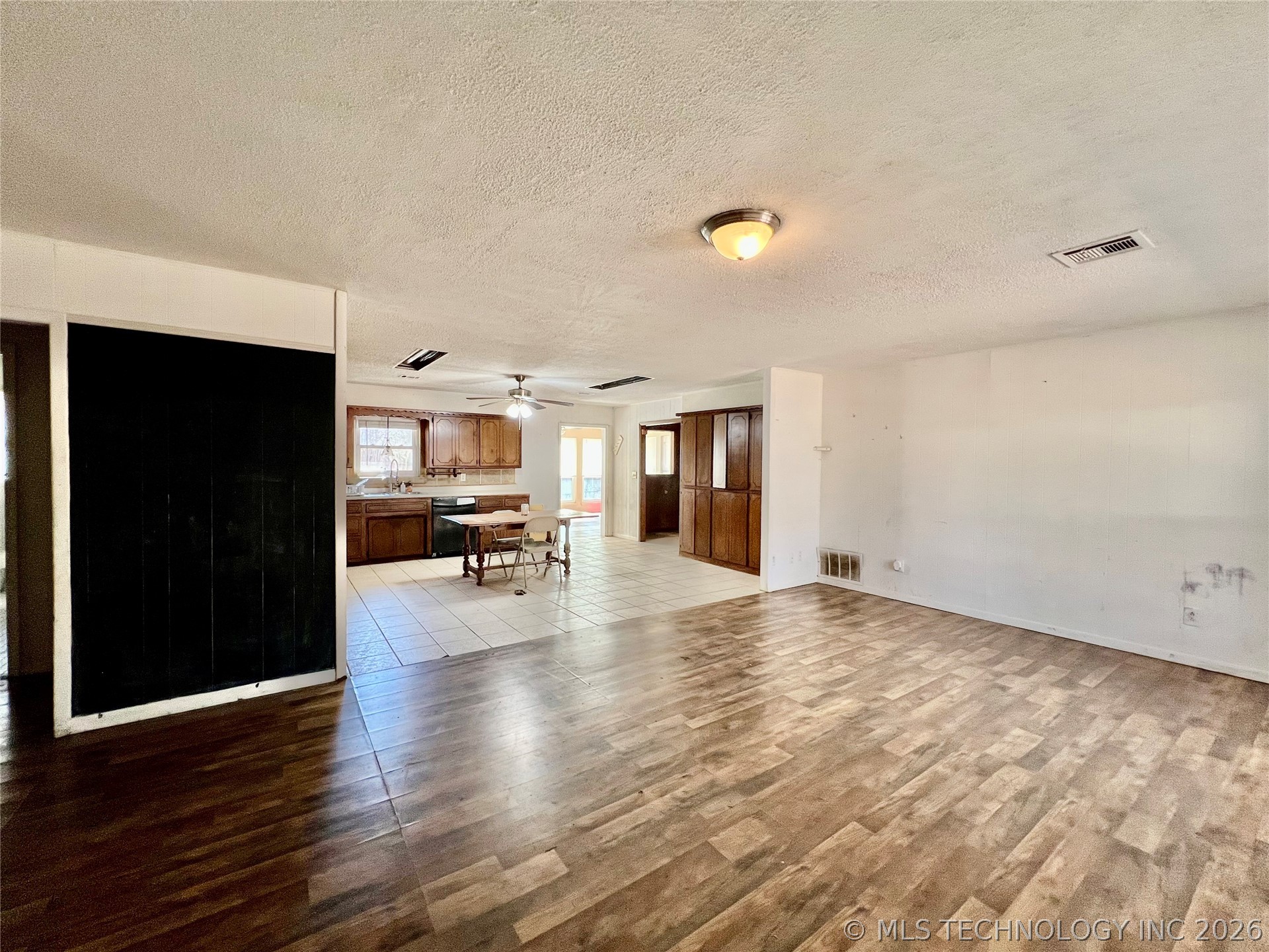 11337 Johnson Drive Property Photo 17