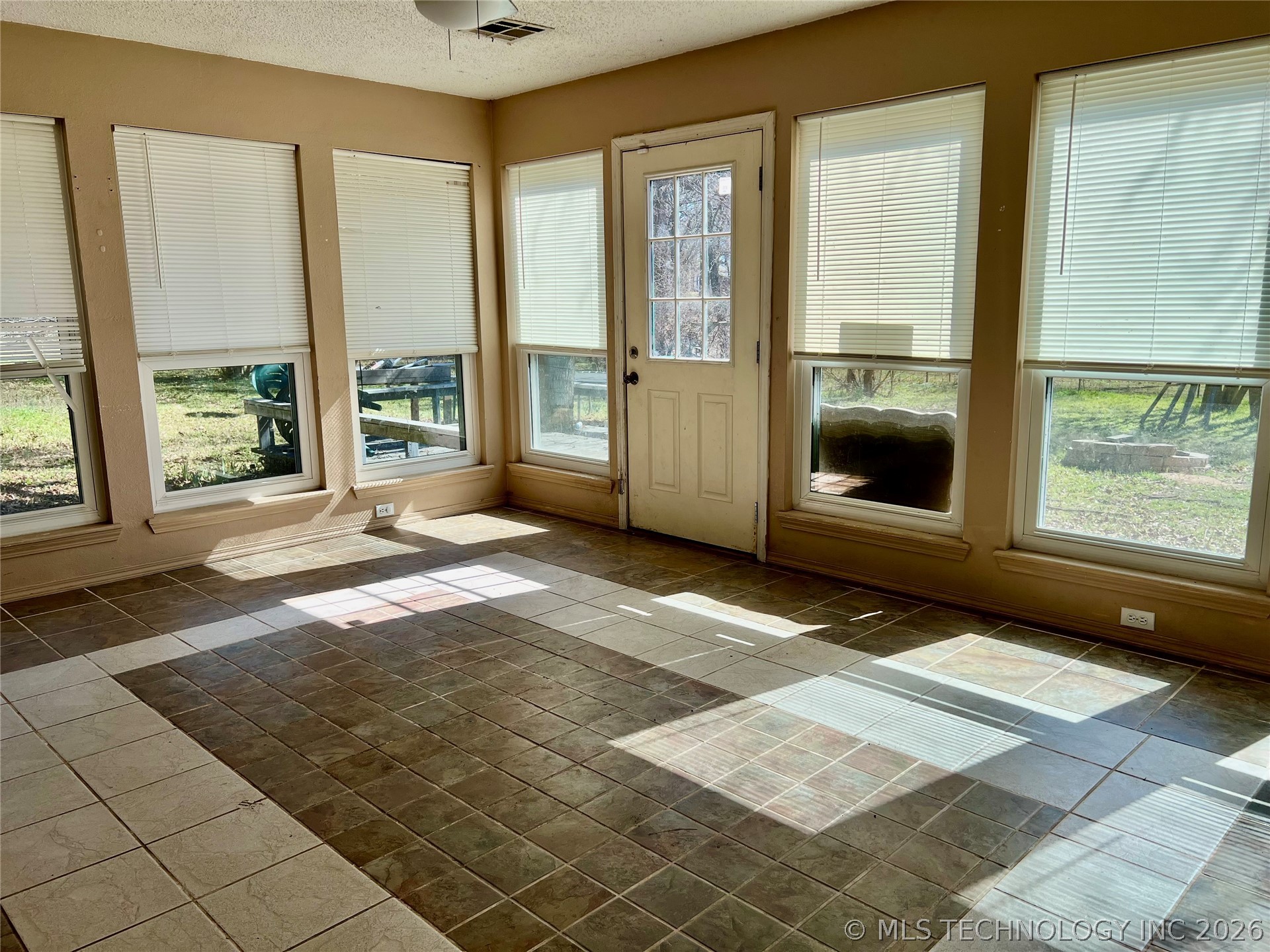 11337 Johnson Drive Property Photo 20