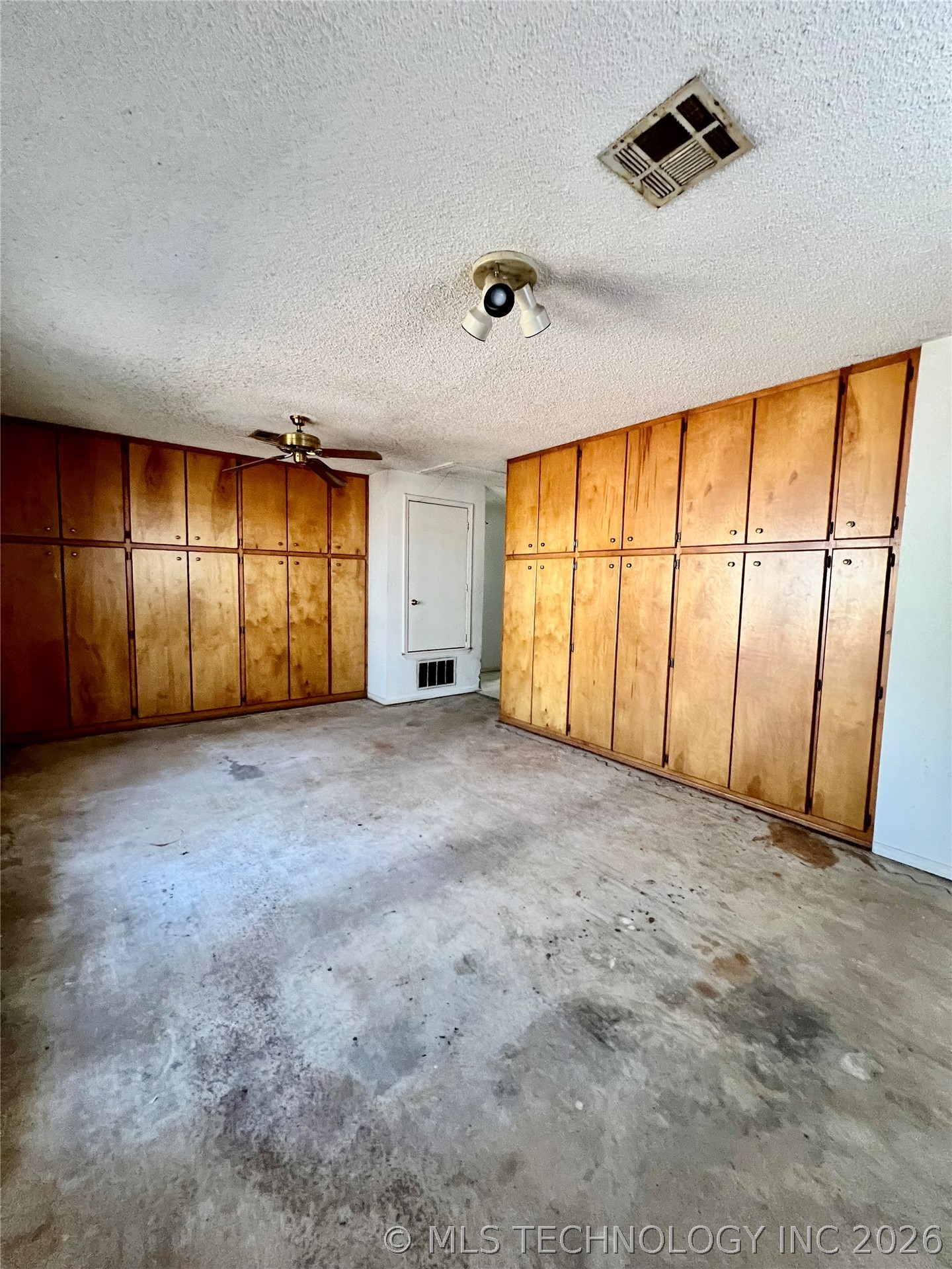 11337 Johnson Drive Property Photo 25
