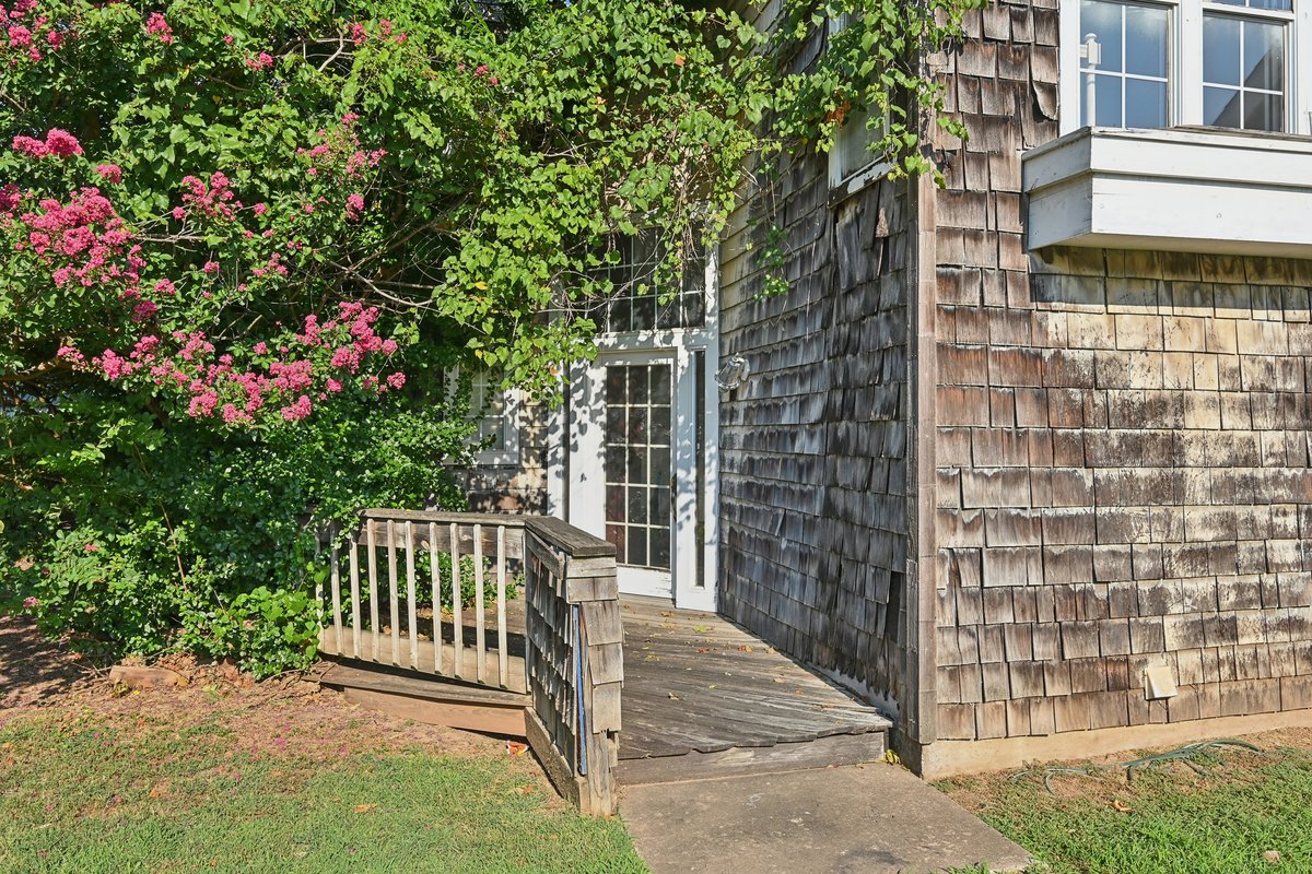 9410 S Norwood Avenue Property Photo 2
