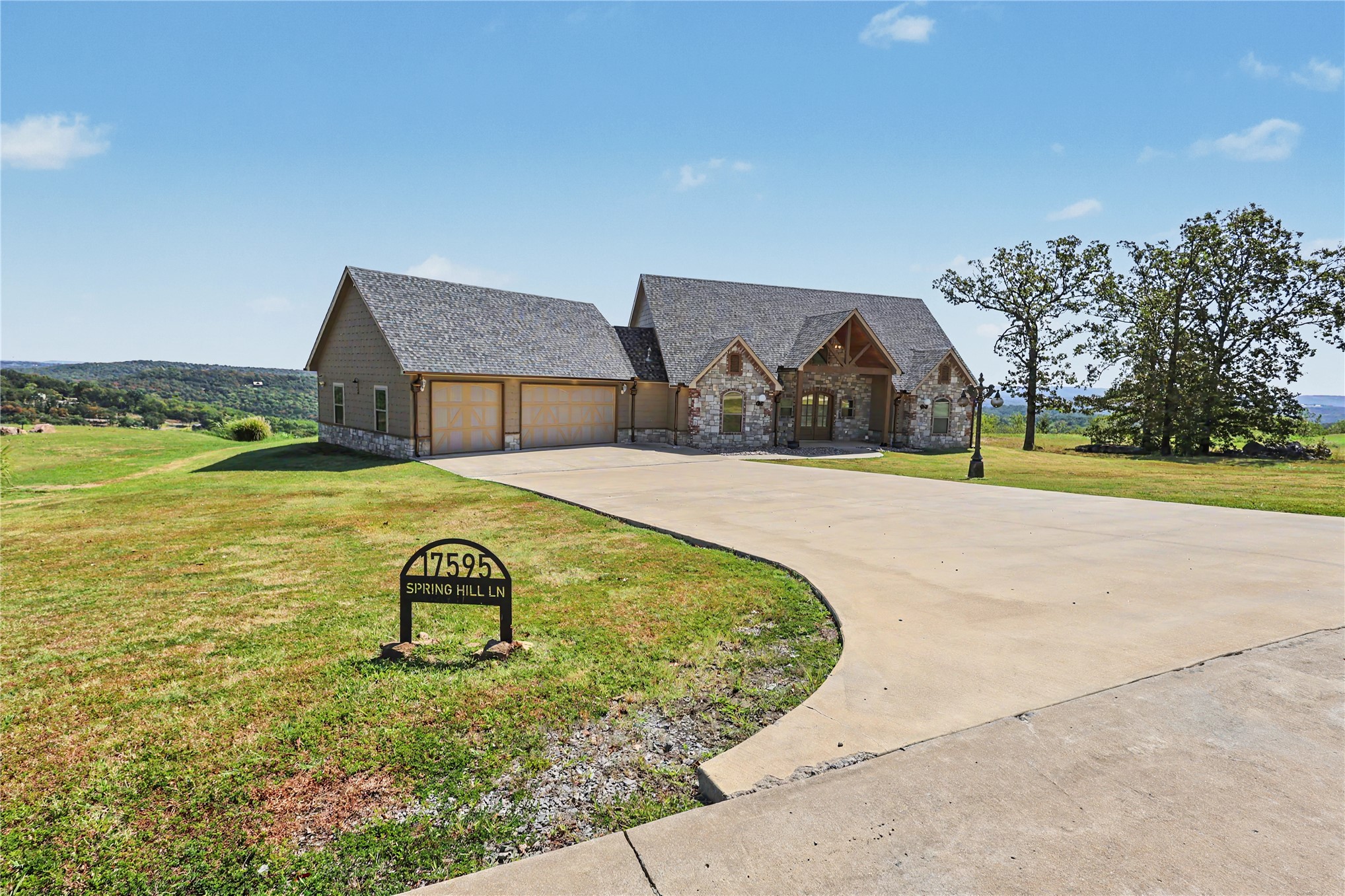 17595 Spring Hill Lane Property Photo 4