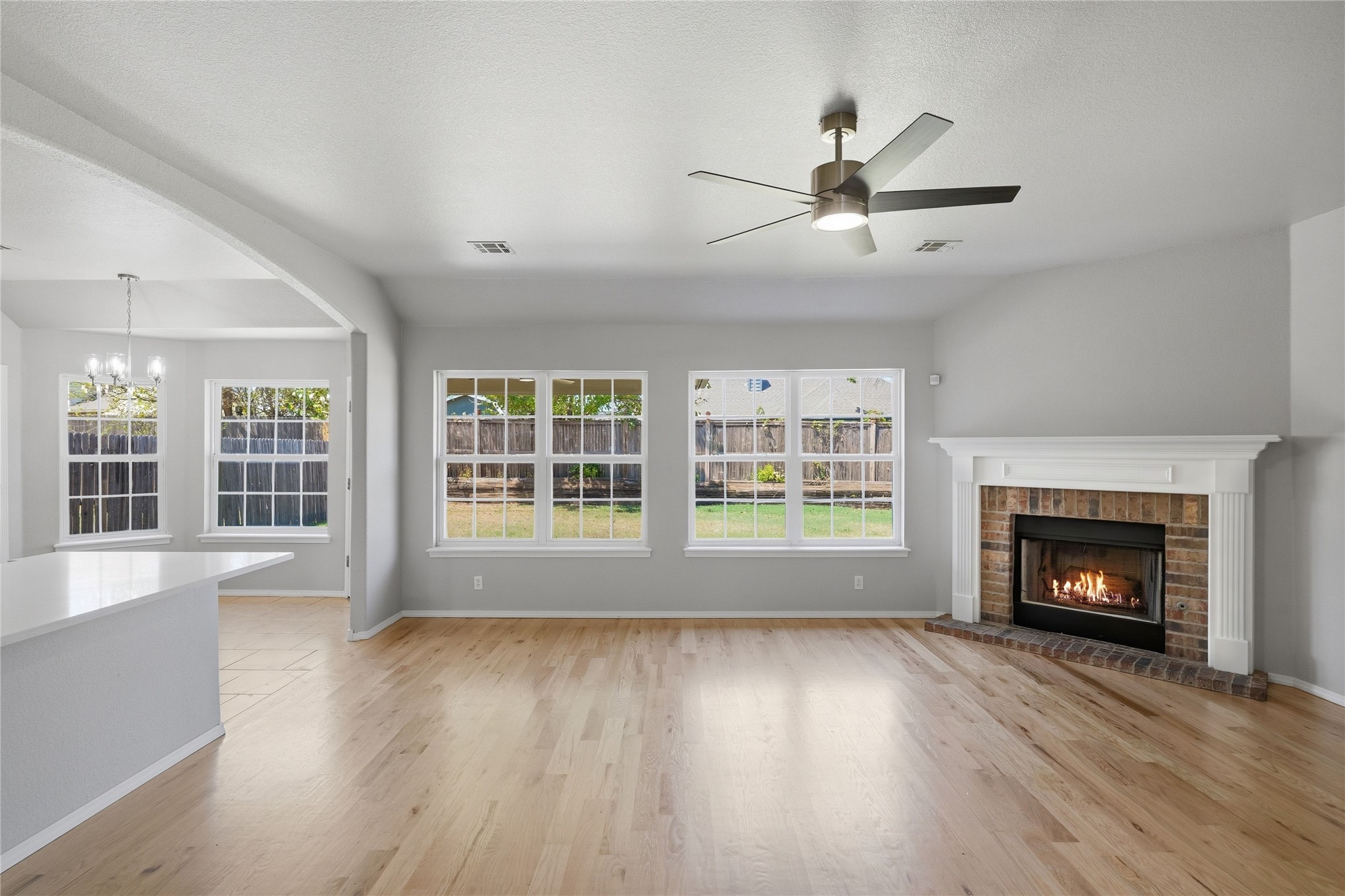 312 E Fargo Street Property Photo 6