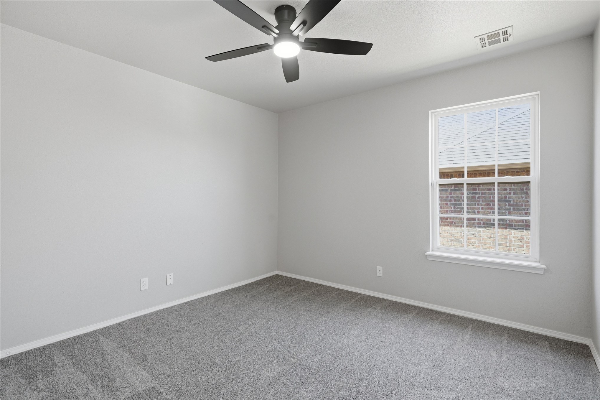 312 E Fargo Street Property Photo 15