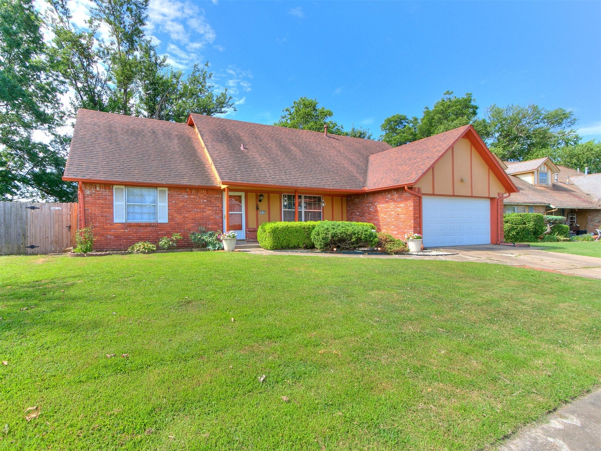 10132 E 27th Street Property Photo 1