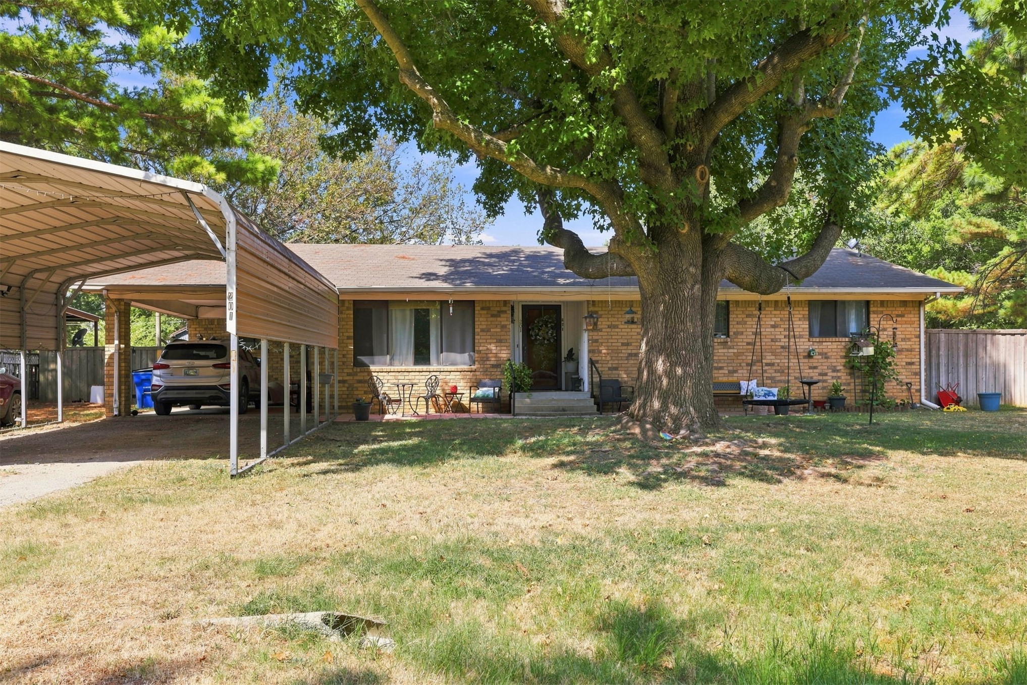 201 Smith Property Photo 2