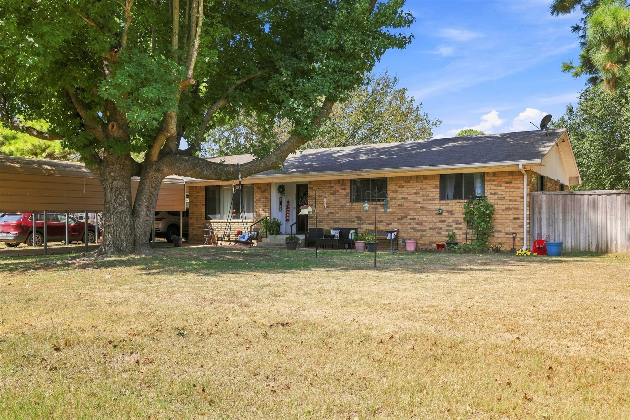 201 Smith Property Photo 3