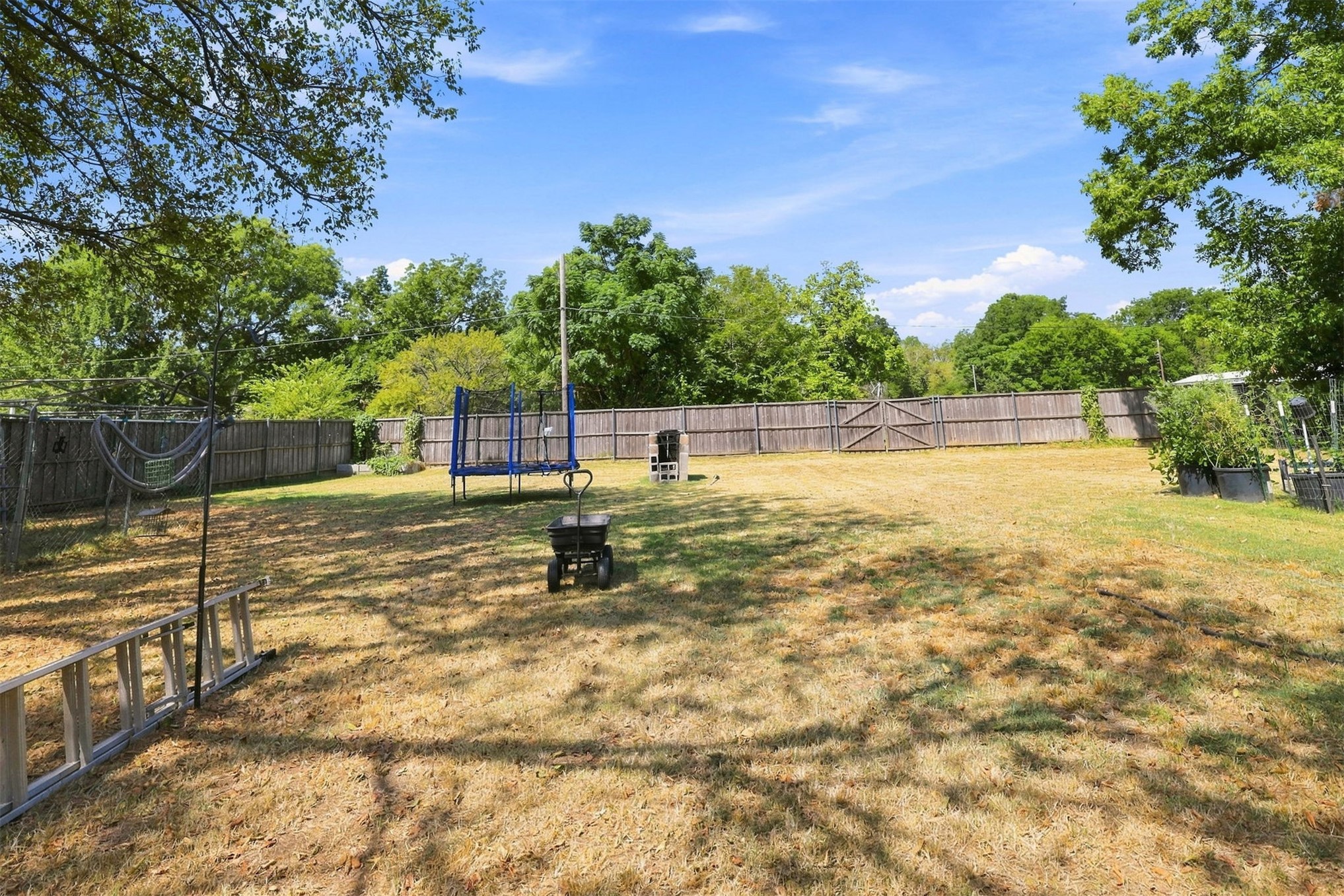 201 Smith Property Photo 18