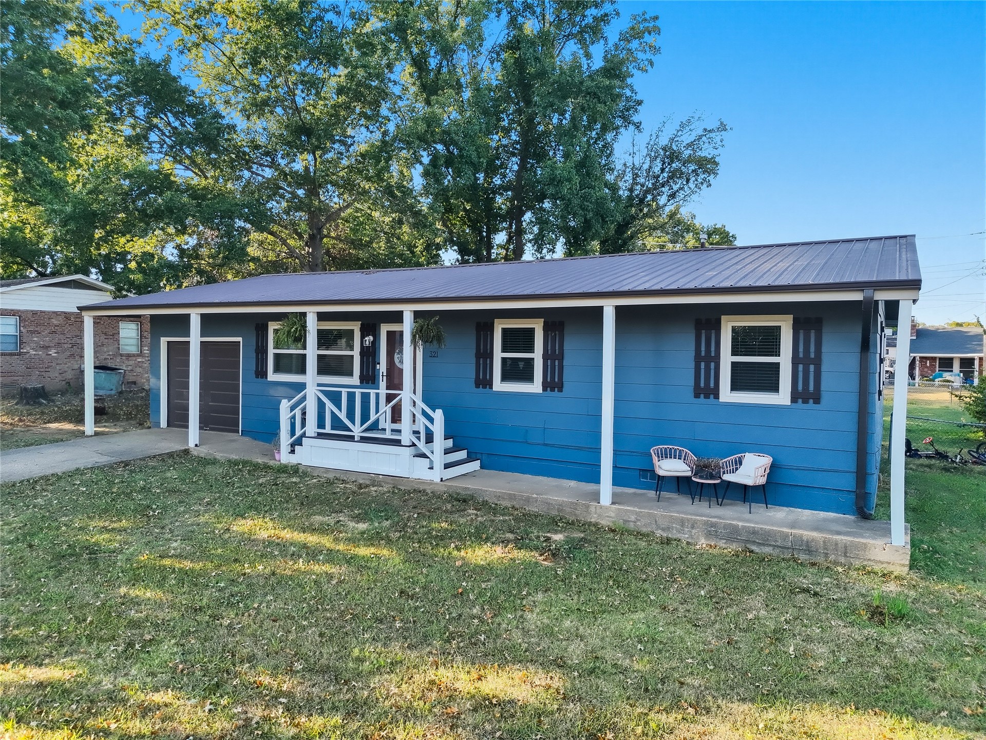321 Mockingbird Property Photo 1