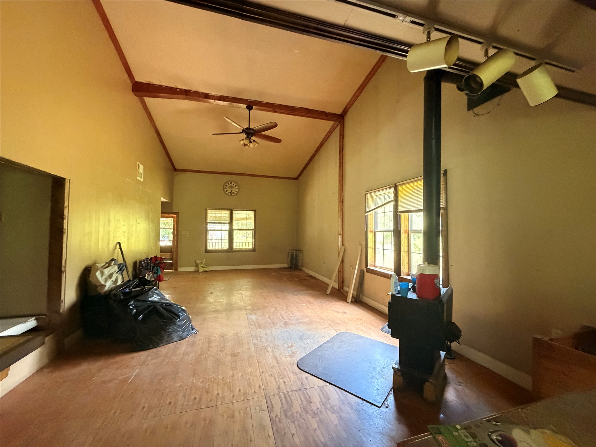 16508 Round Mountain Road Property Photo 15