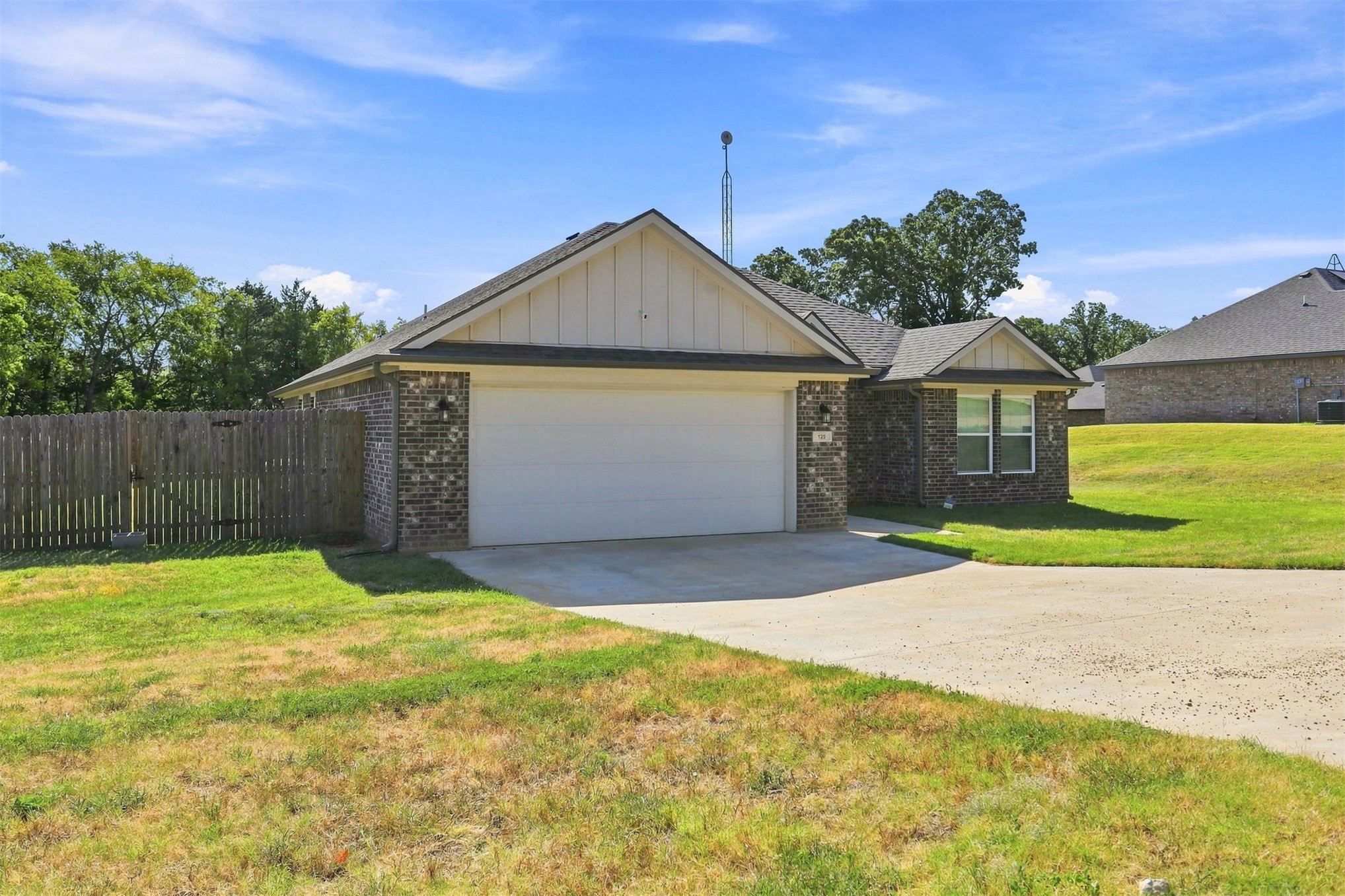 125 Rawlings Road Property Photo 3