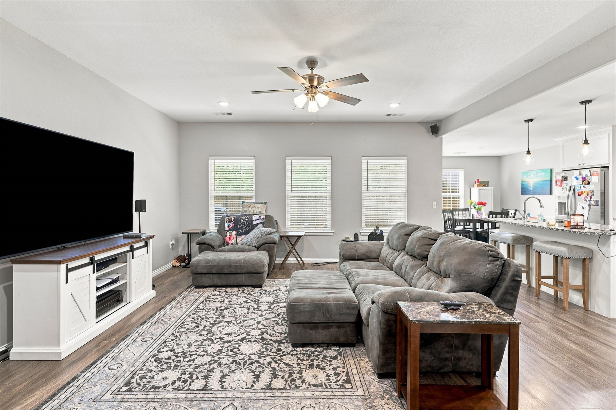 125 Rawlings Road Property Photo 4