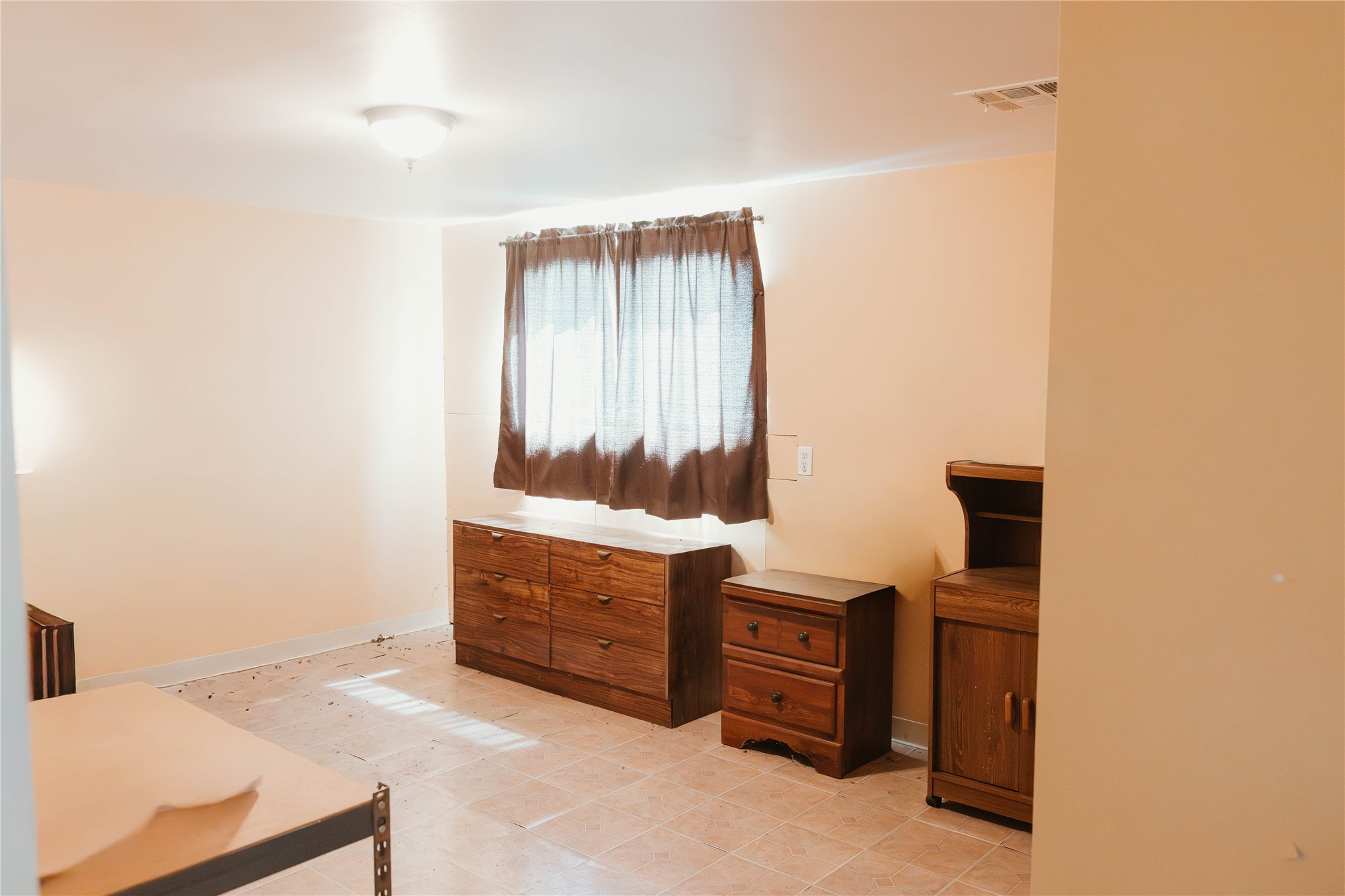 110 Grant Property Photo 6