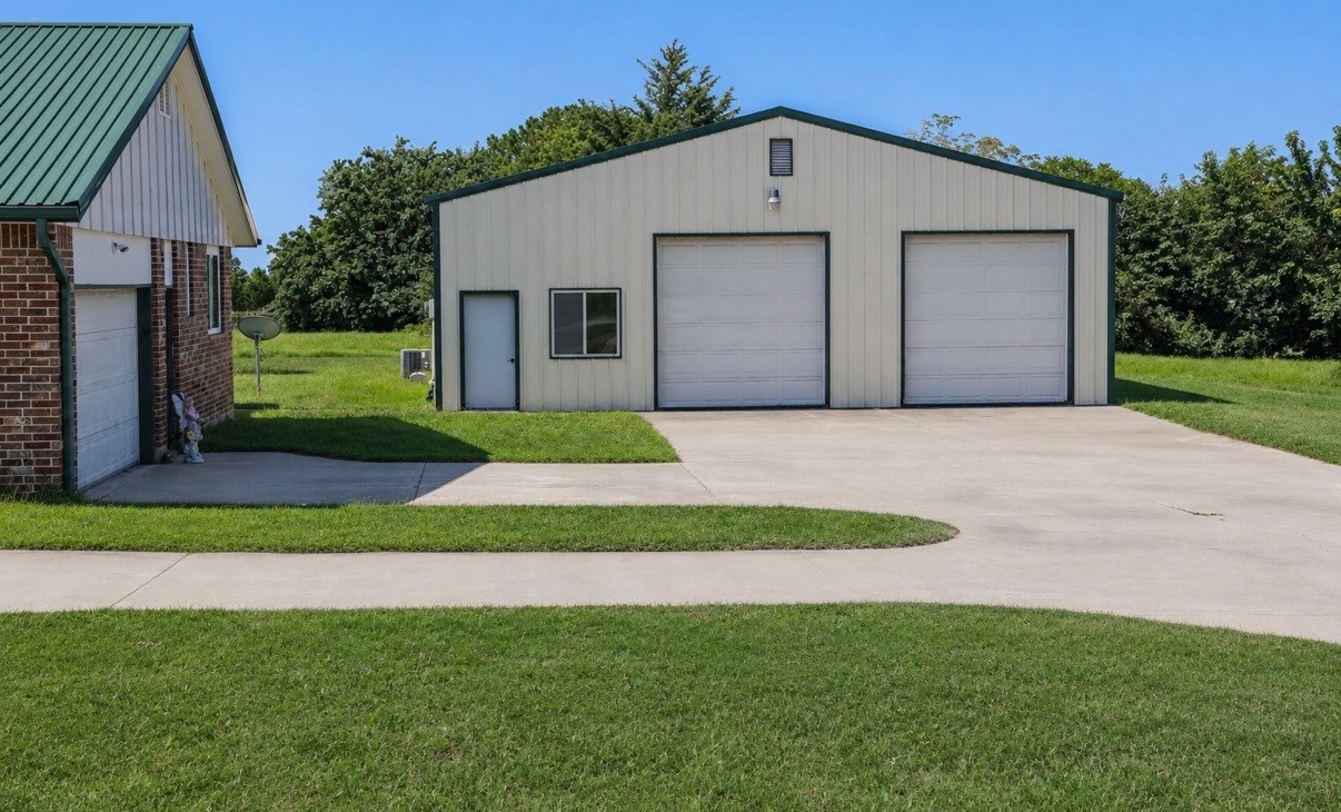 110 Grant Property Photo 17