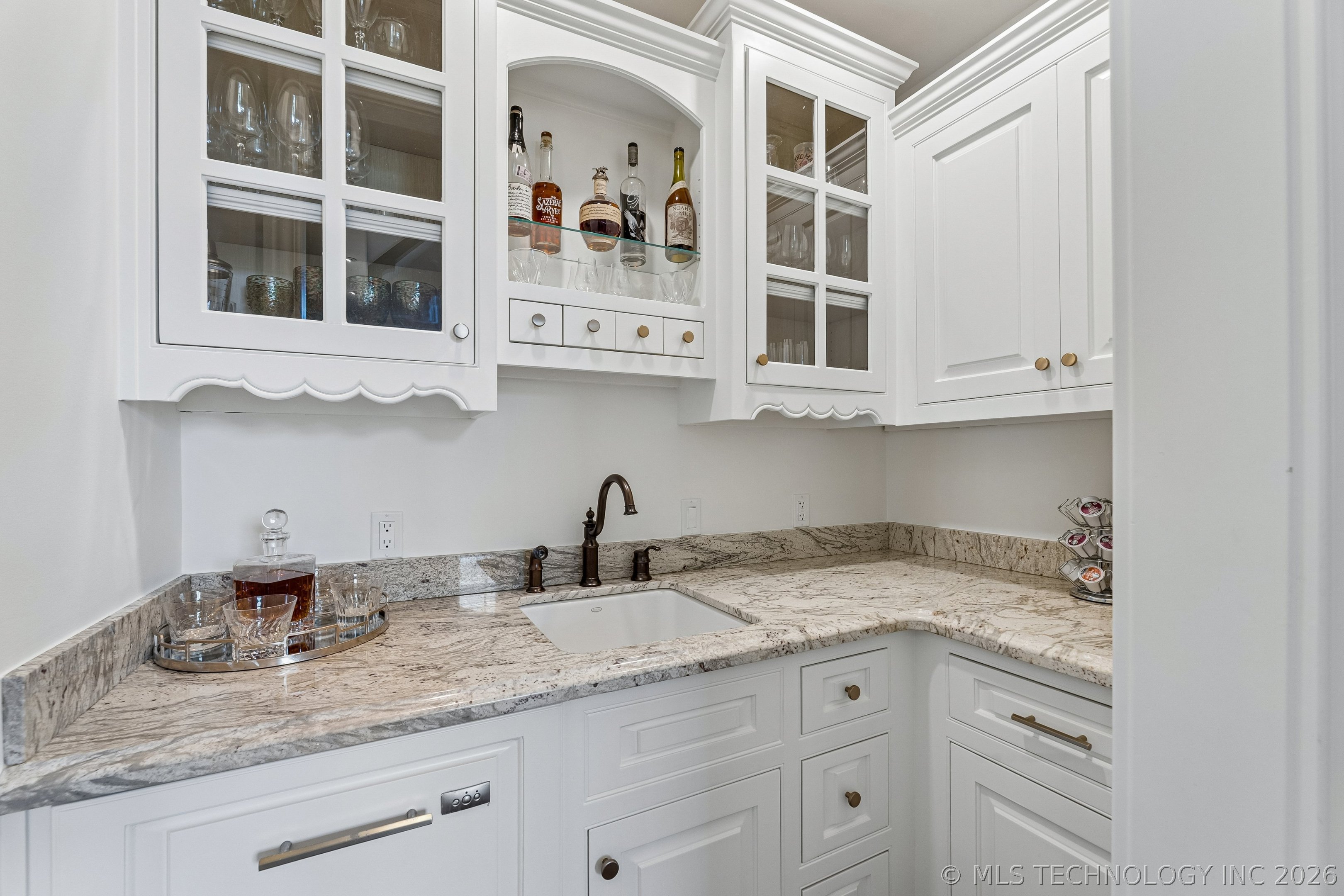 10805 S Marion Avenue Property Photo 12