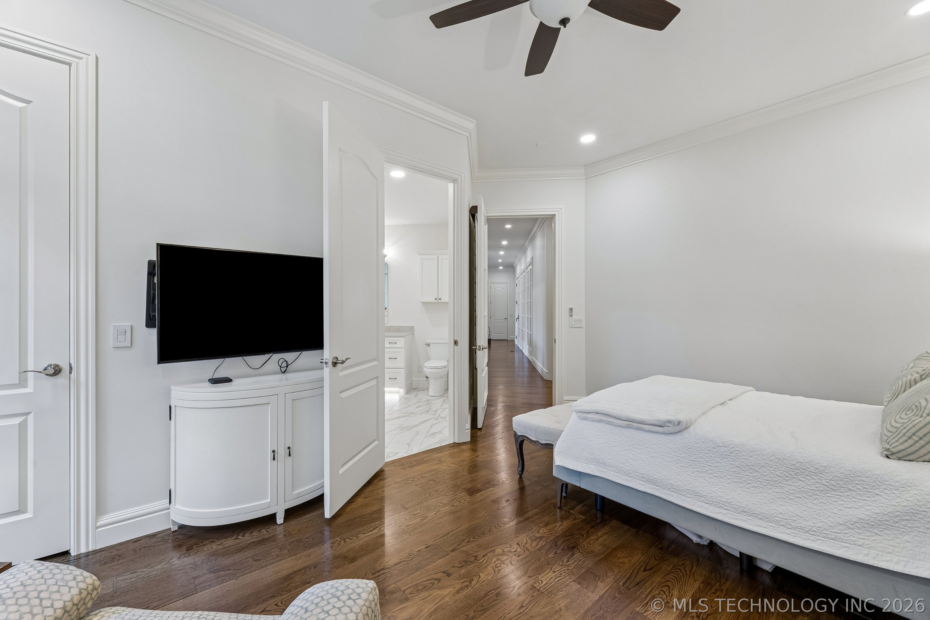 10805 S Marion Avenue Property Photo 23