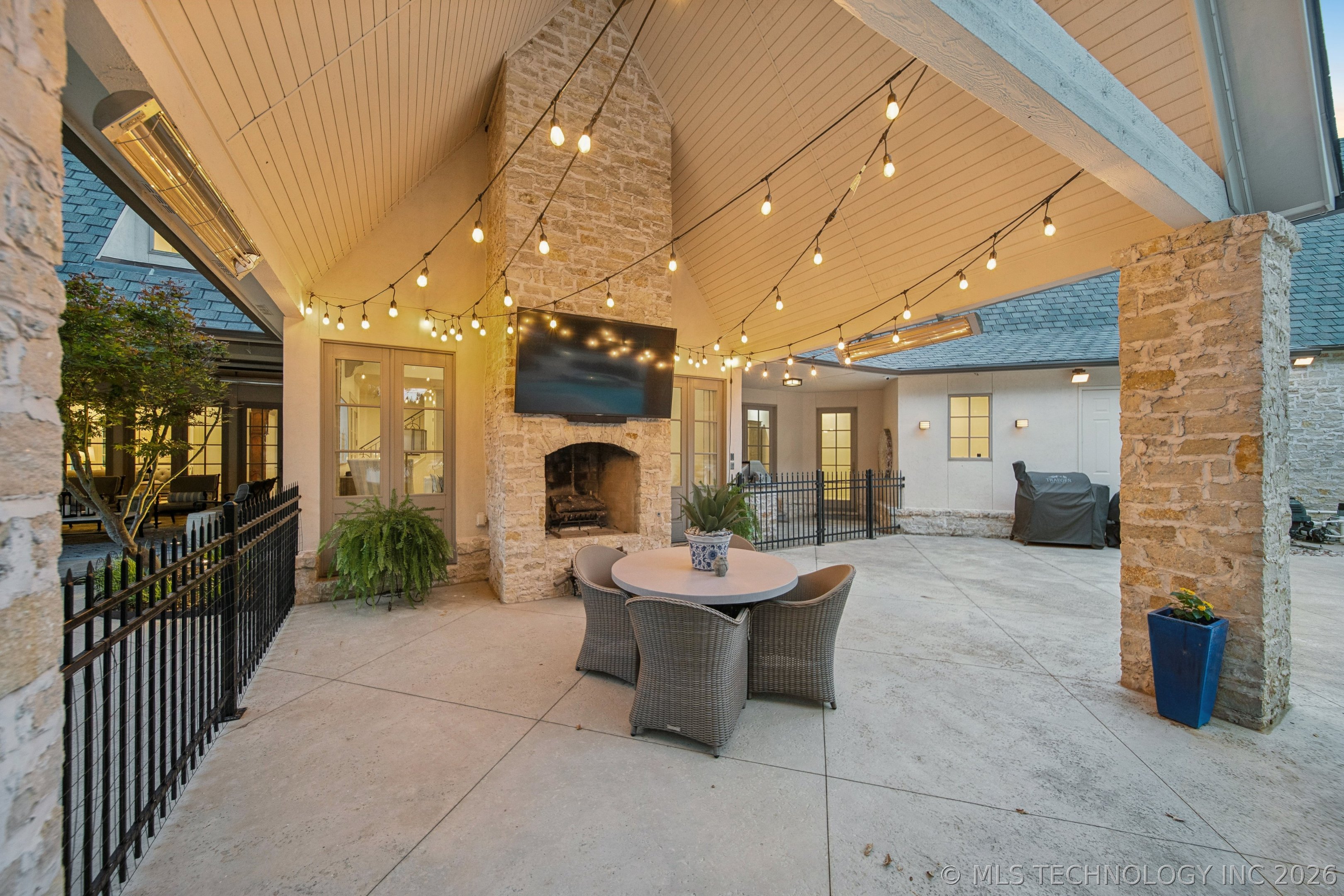 10805 S Marion Avenue Property Photo 74