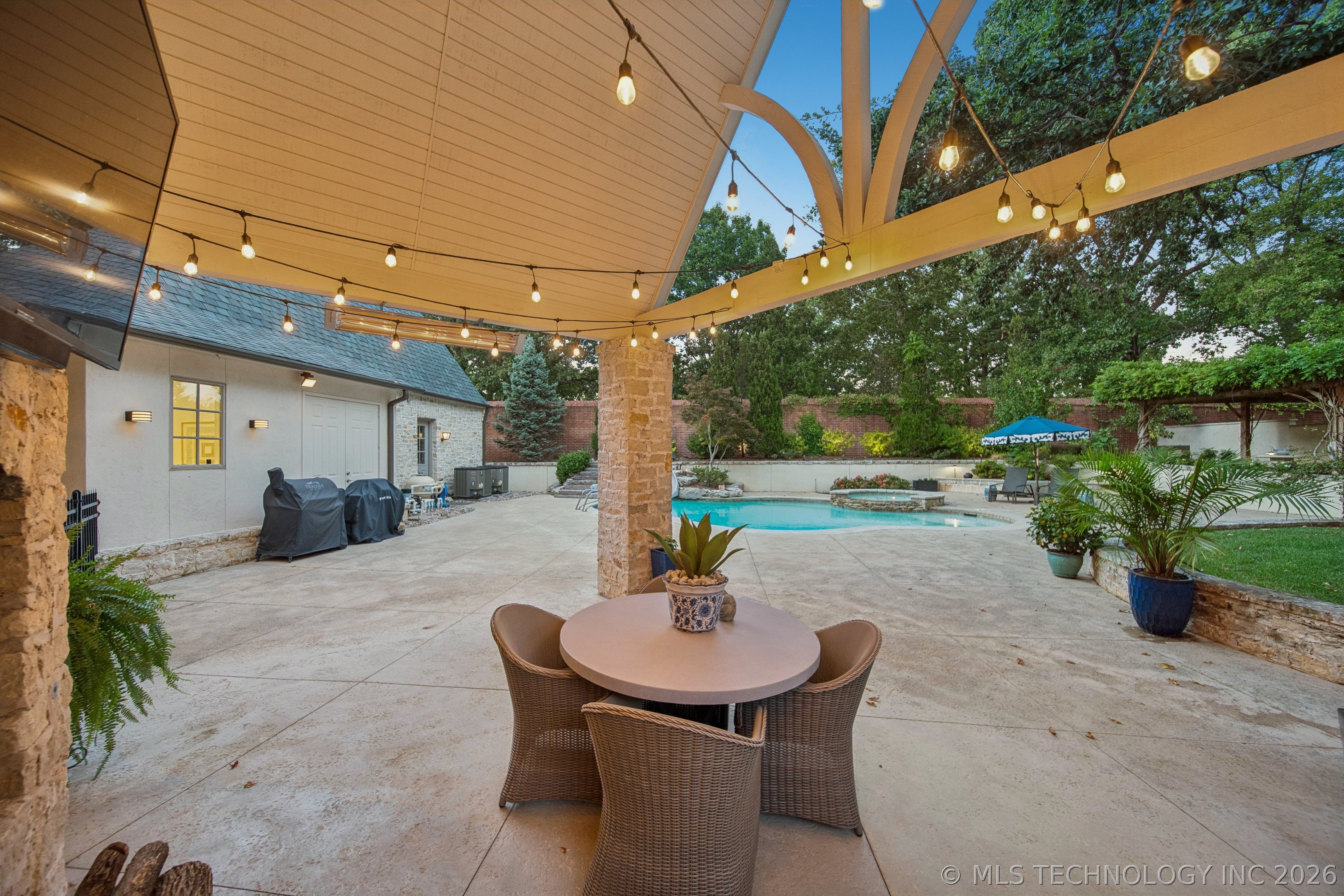 10805 S Marion Avenue Property Photo 75