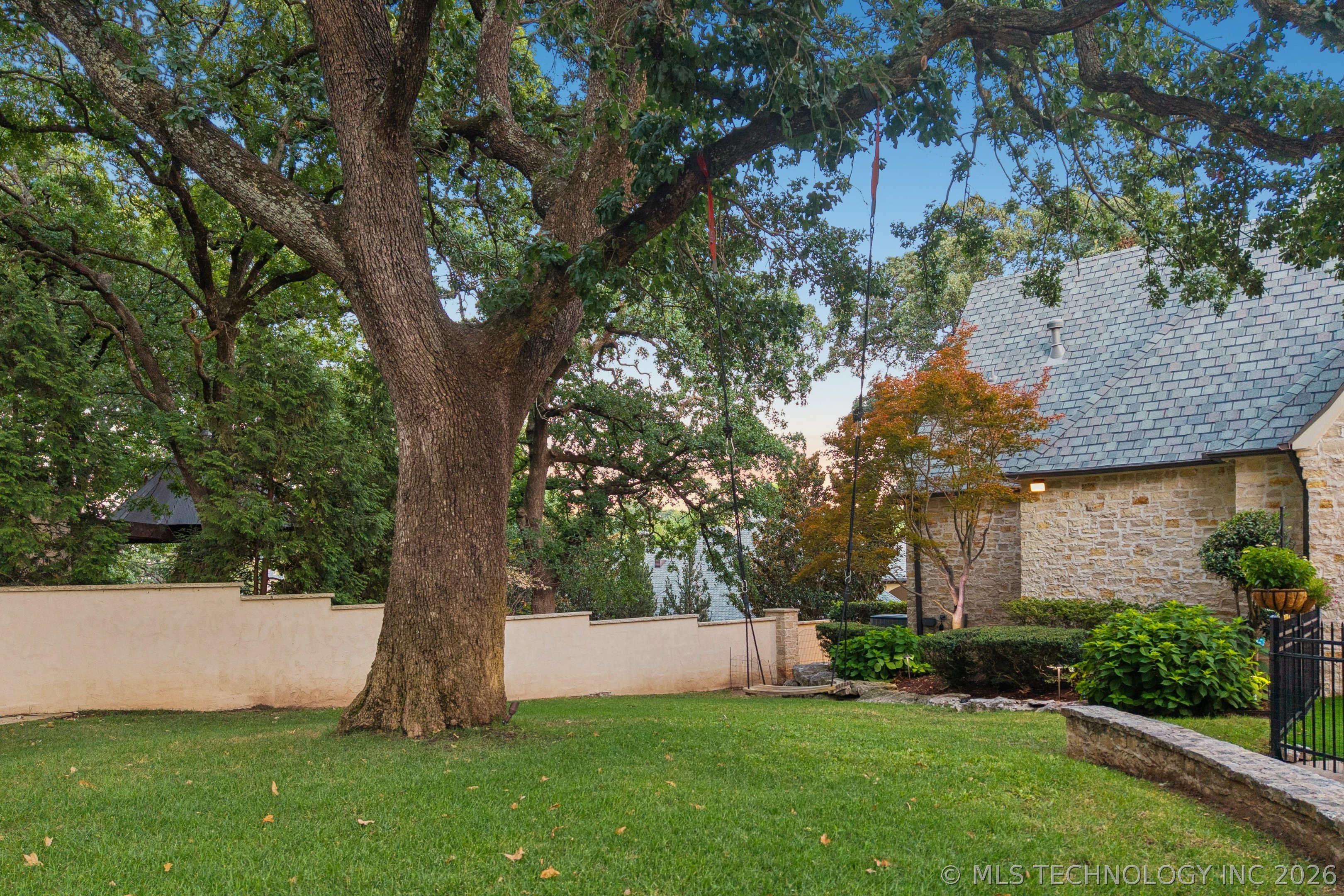 10805 S Marion Avenue Property Photo 79