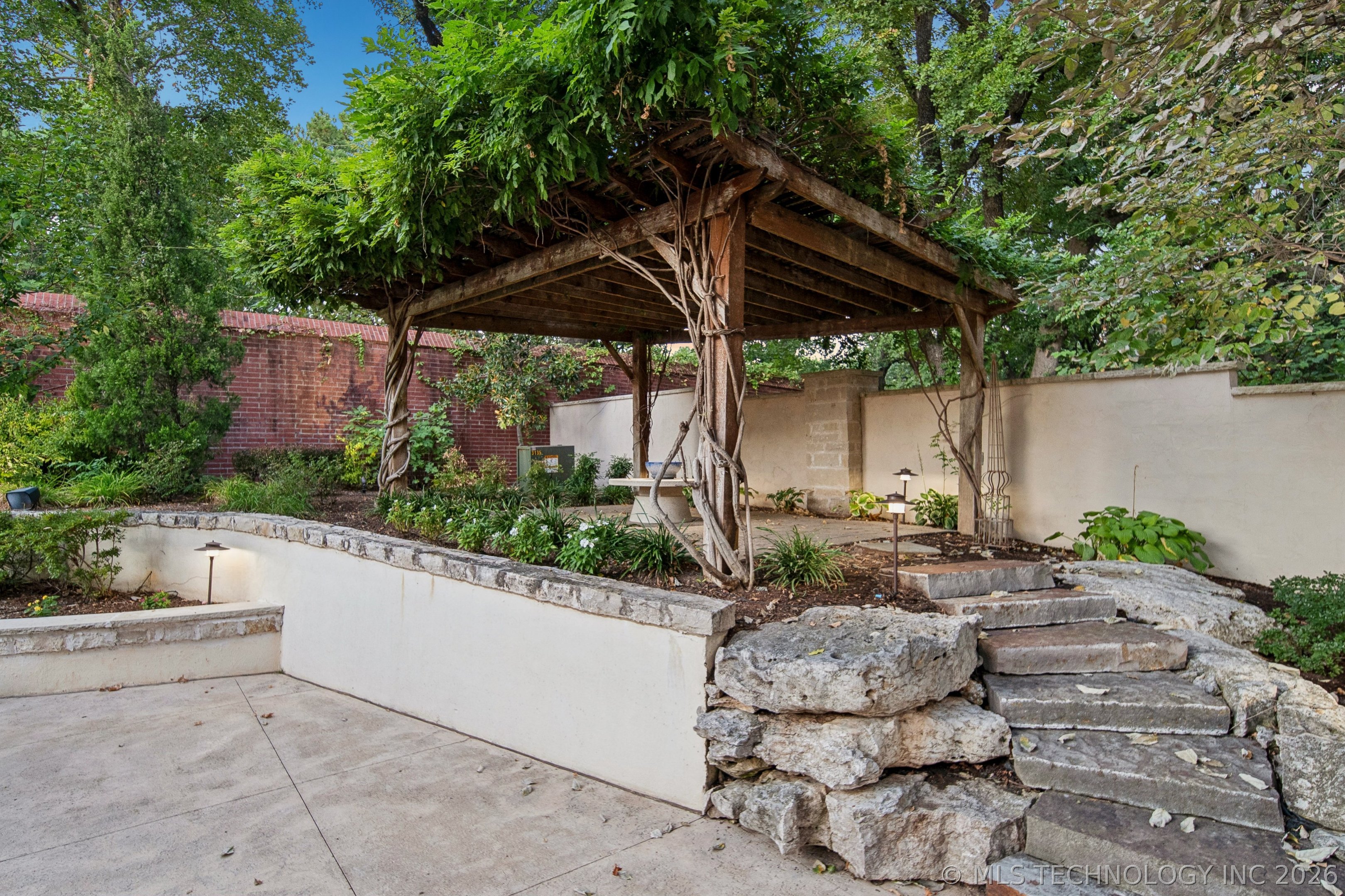 10805 S Marion Avenue Property Photo 80