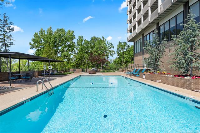 2300 S Riverside Drive 3f Property Photo 27