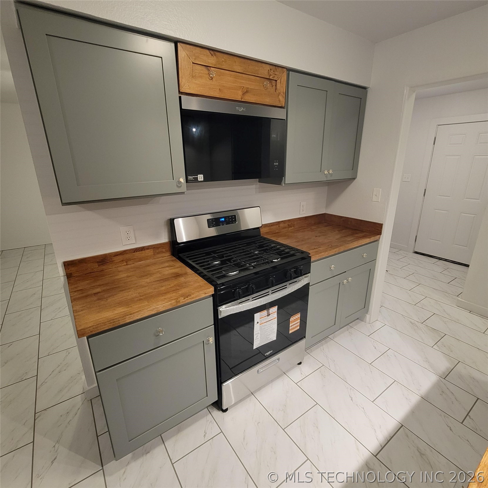 802 E Knisley Avenue Property Photo 3
