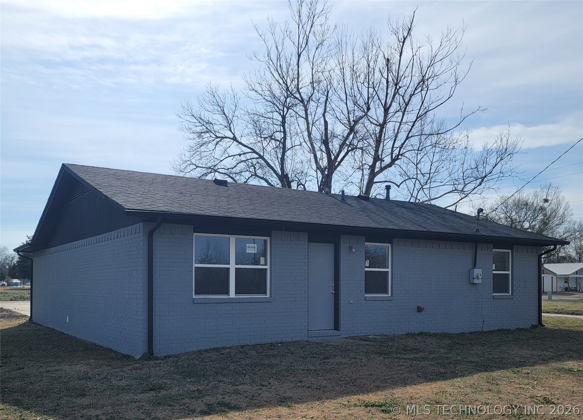 802 E Knisley Avenue Property Photo 9