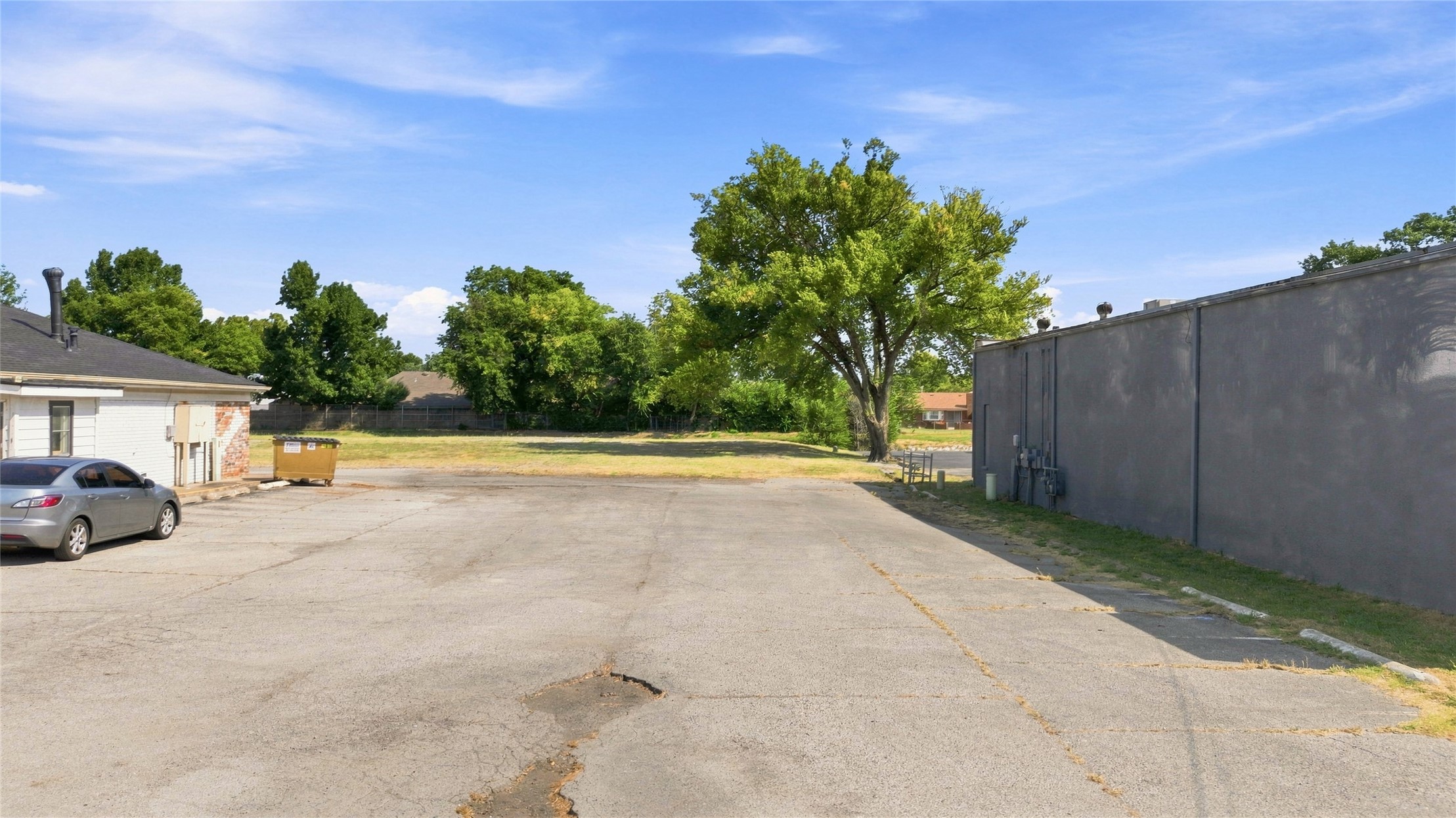 9751 E 31st Street Property Photo 4