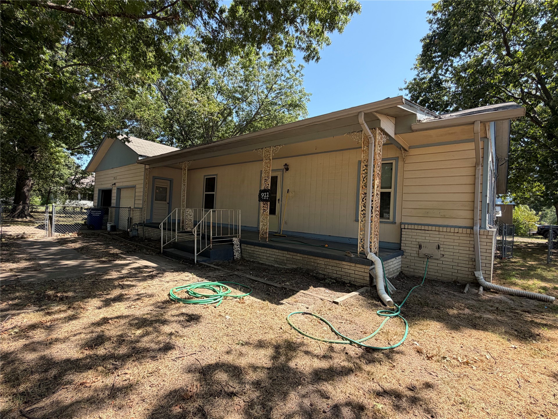 911 S Mcquarrie Avenue Property Photo 8