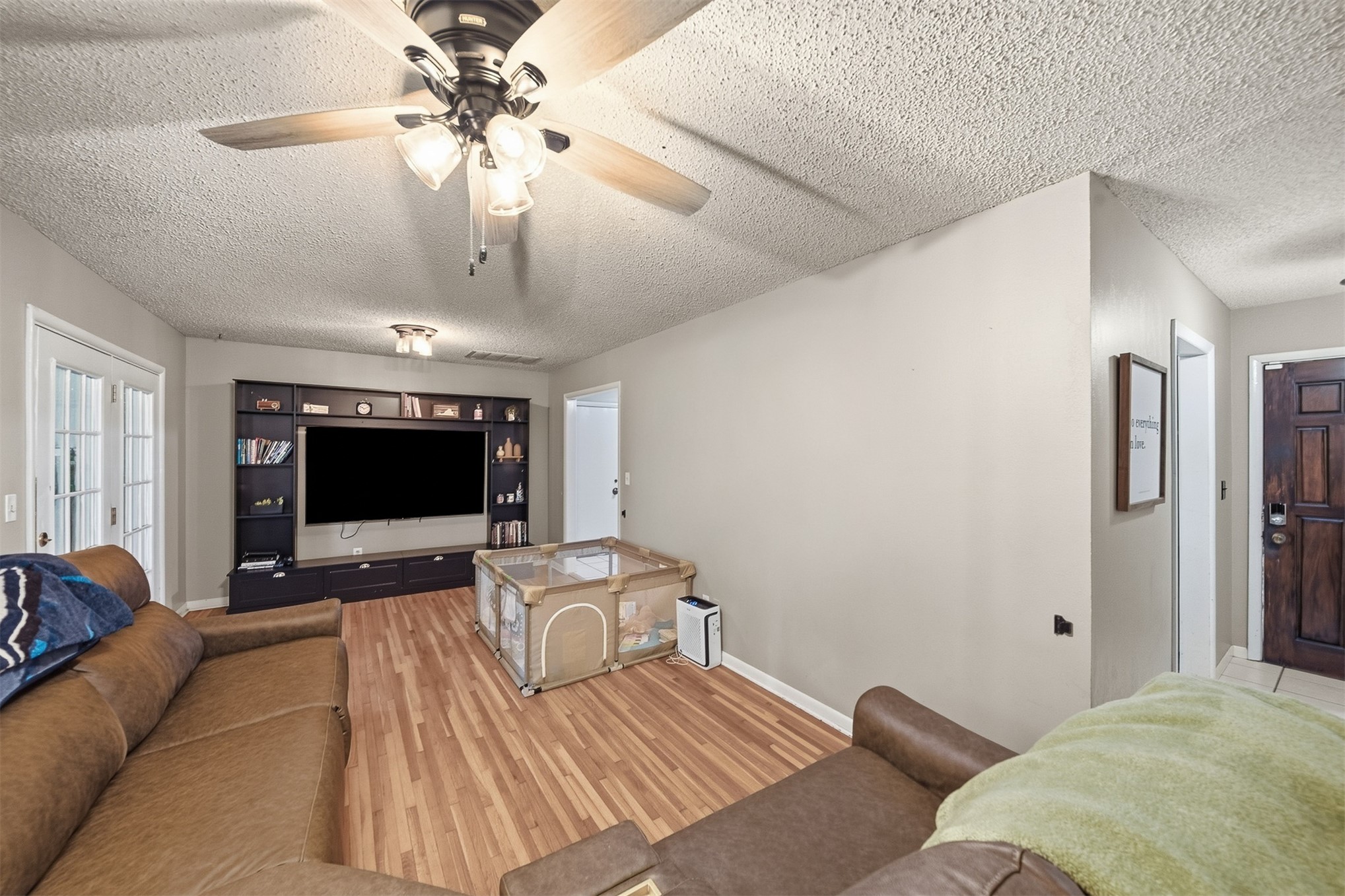 4513 S Zenith Avenue Property Photo 7