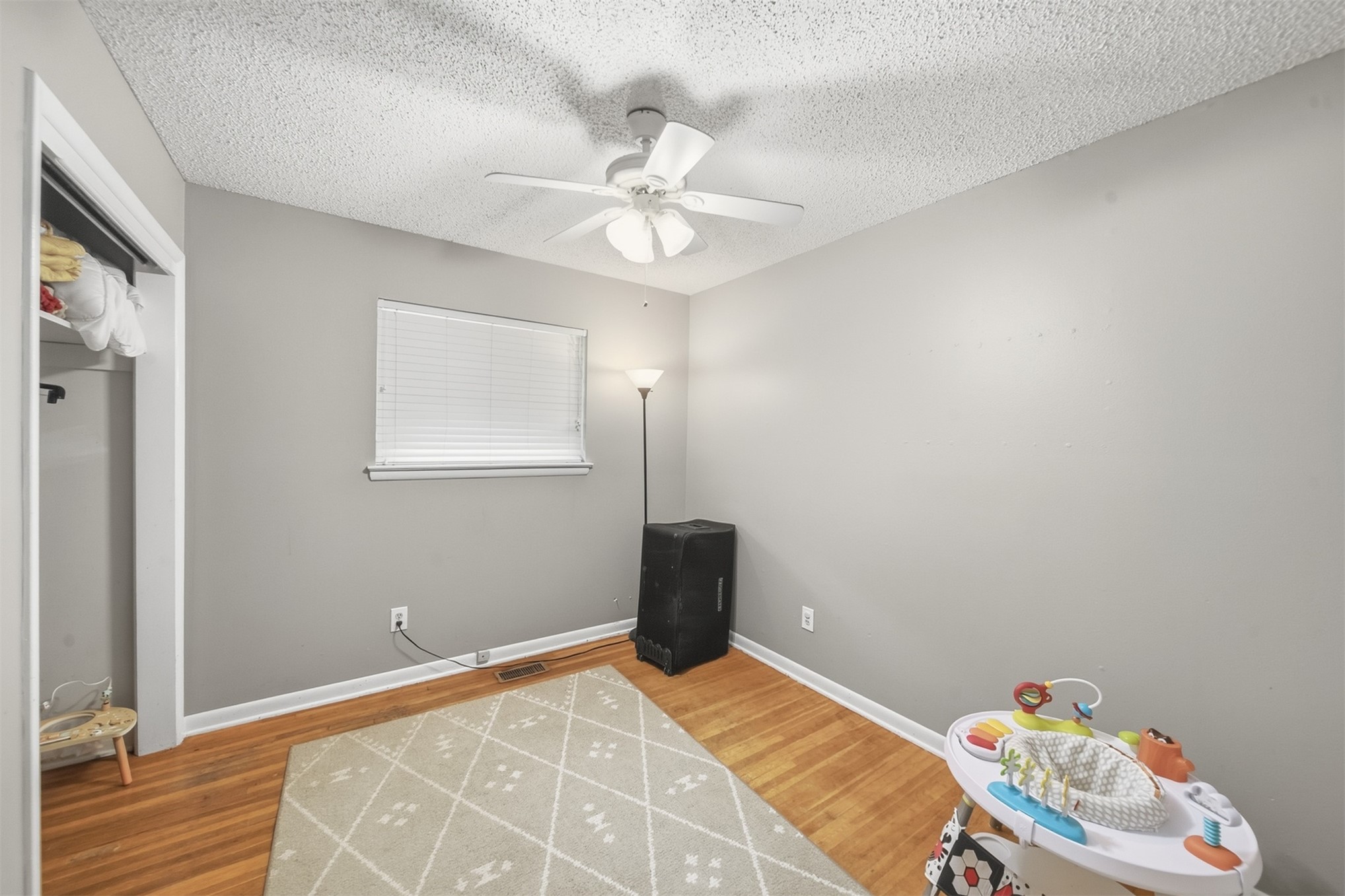 4513 S Zenith Avenue Property Photo 18